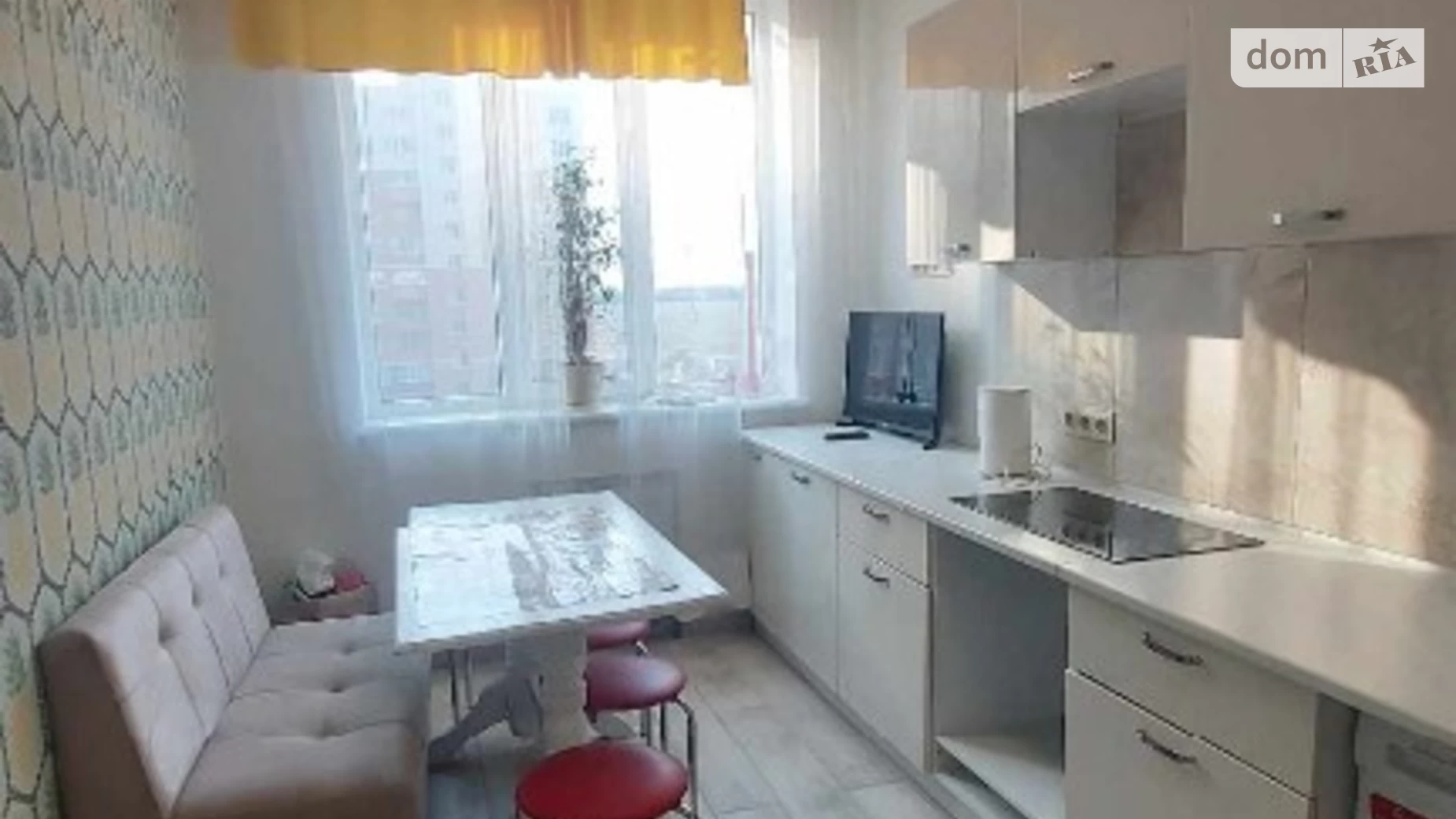 Продается 2-комнатная квартира 58 кв. м в Черноморске, ул. 1 Мая - фото 2