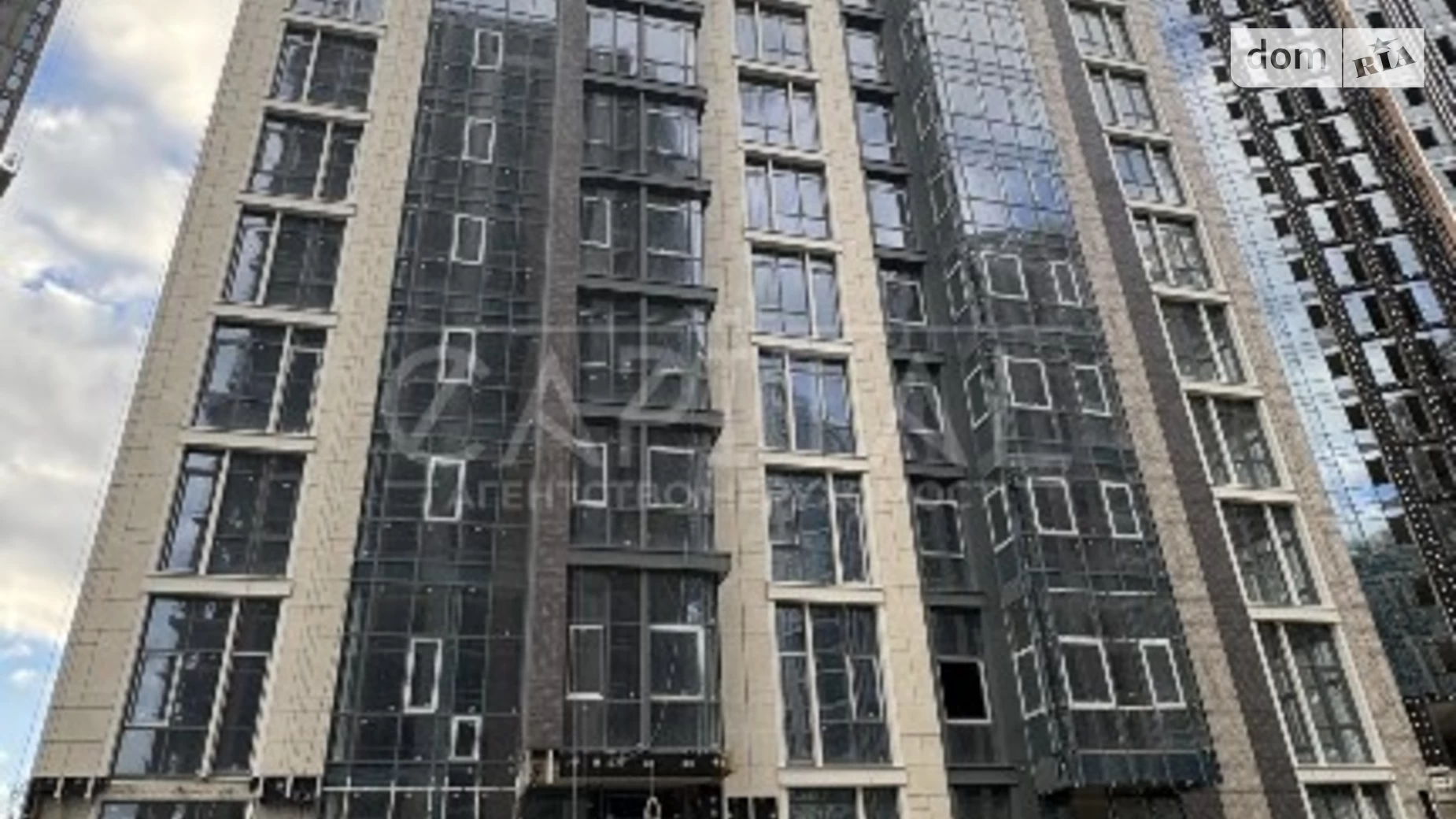 Продается 3-комнатная квартира 130 кв. м в Киеве, ул. Андрея Верхогляда(Драгомирова), 1-20А - фото 2