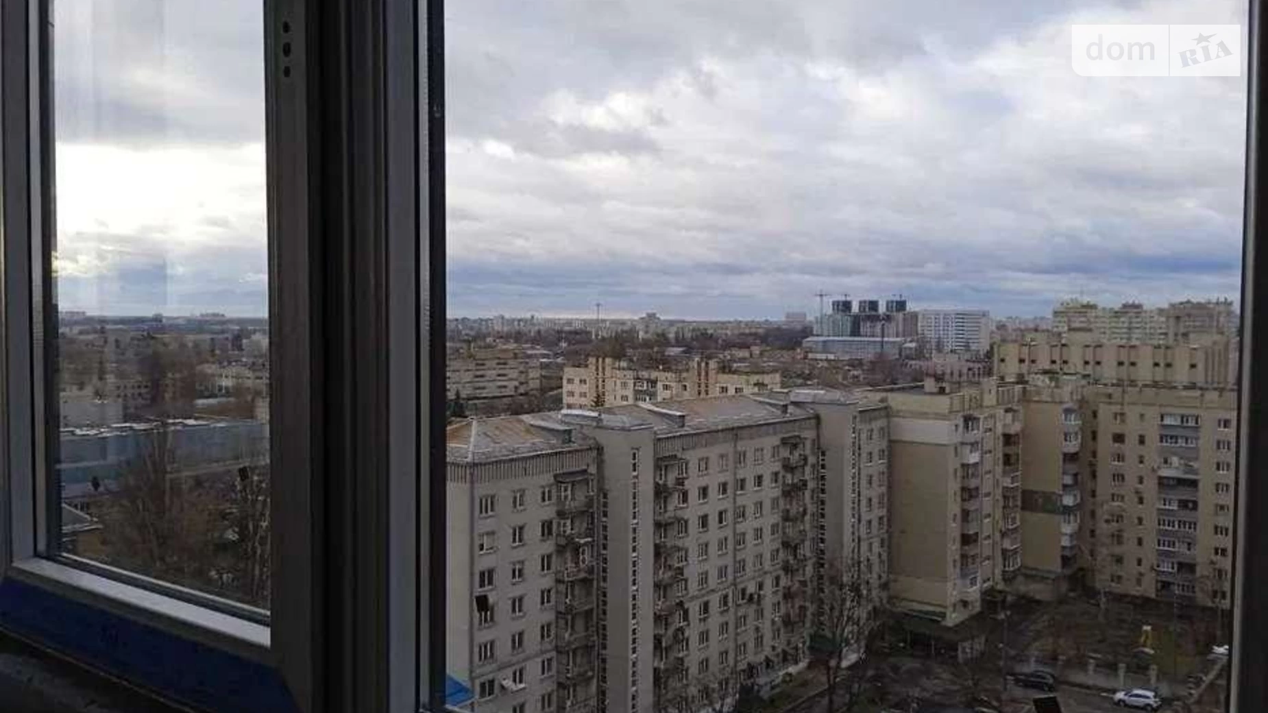 Продается 1-комнатная квартира 42 кв. м в Киеве, просп. Воздушных Сил(Воздухофлотский), 56
