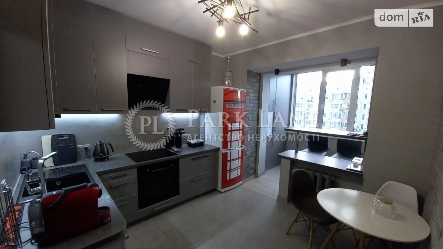 Продается 2-комнатная квартира 63 кв. м в Киеве, ул. Анны Ахматовой, 35Б