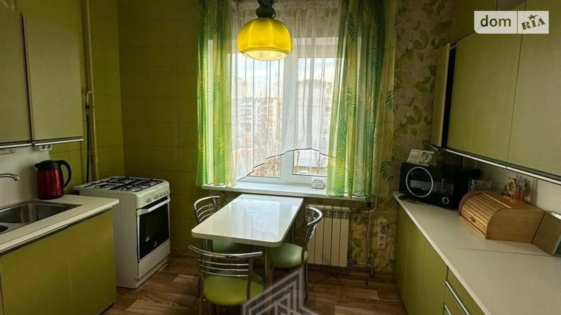 Продается 3-комнатная квартира 71 кв. м в Киеве, ул. Приозерная, 6