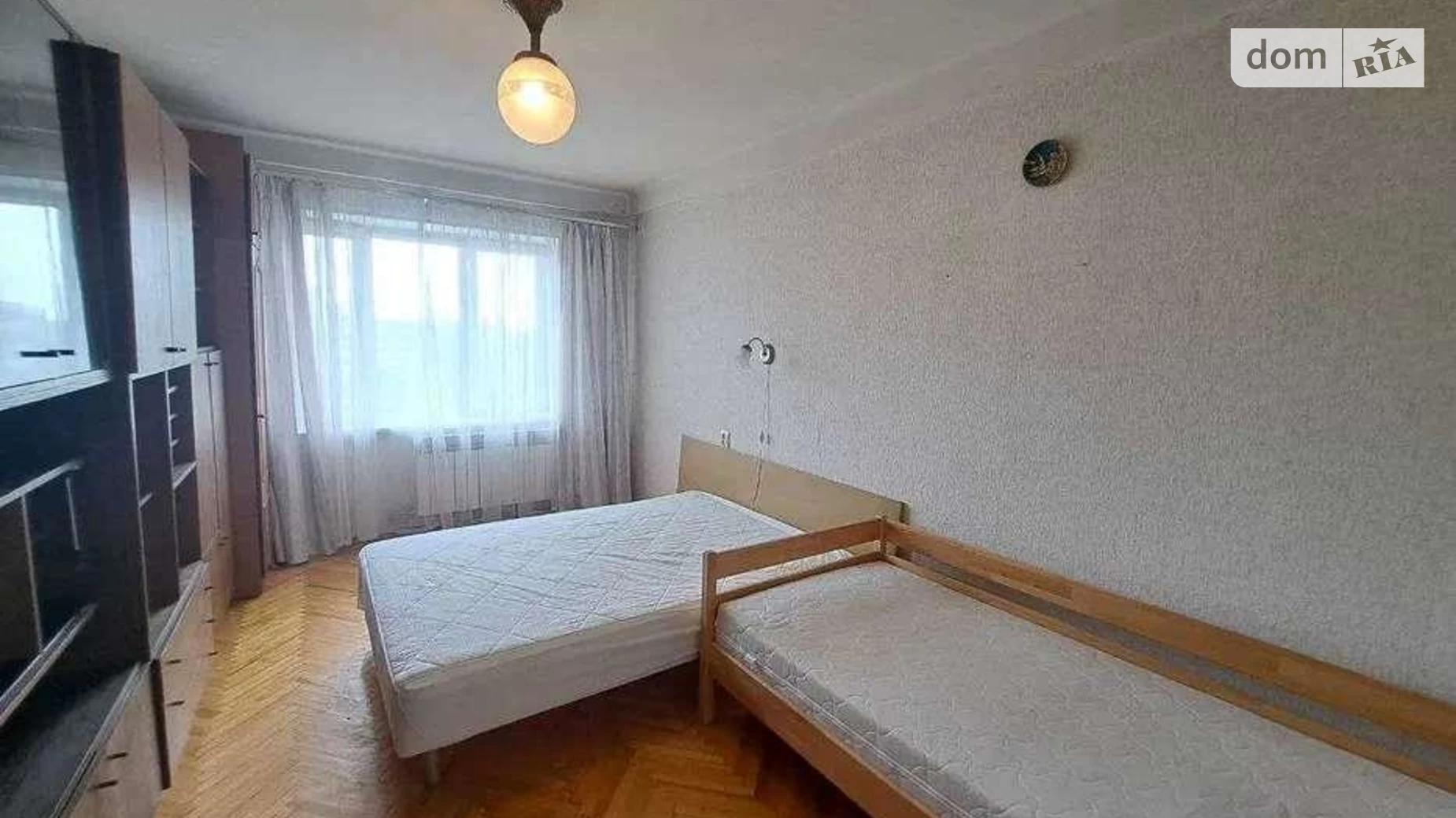 Продается 3-комнатная квартира 62 кв. м в Киеве, ул. Флоренции, 12А