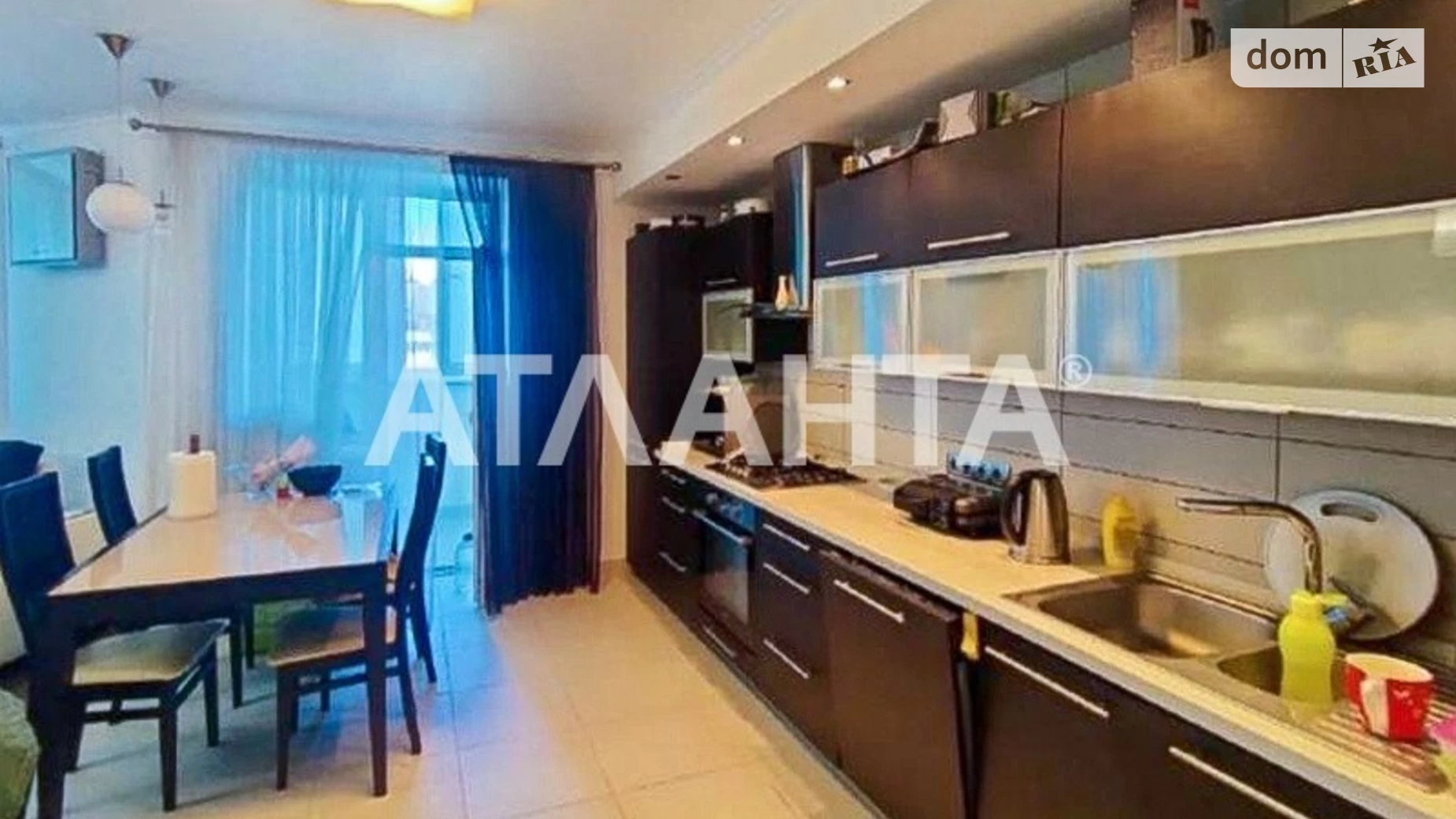 Продается 4-комнатная квартира 130 кв. м в Одессе, ул. Академика Вильямса
