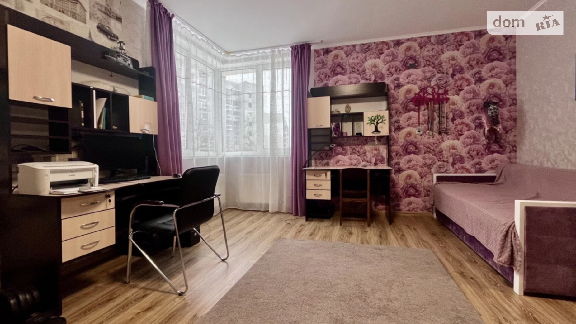 Продается 2-комнатная квартира 78 кв. м в Чернигове, ул. Черновола Вячеслава, 15А