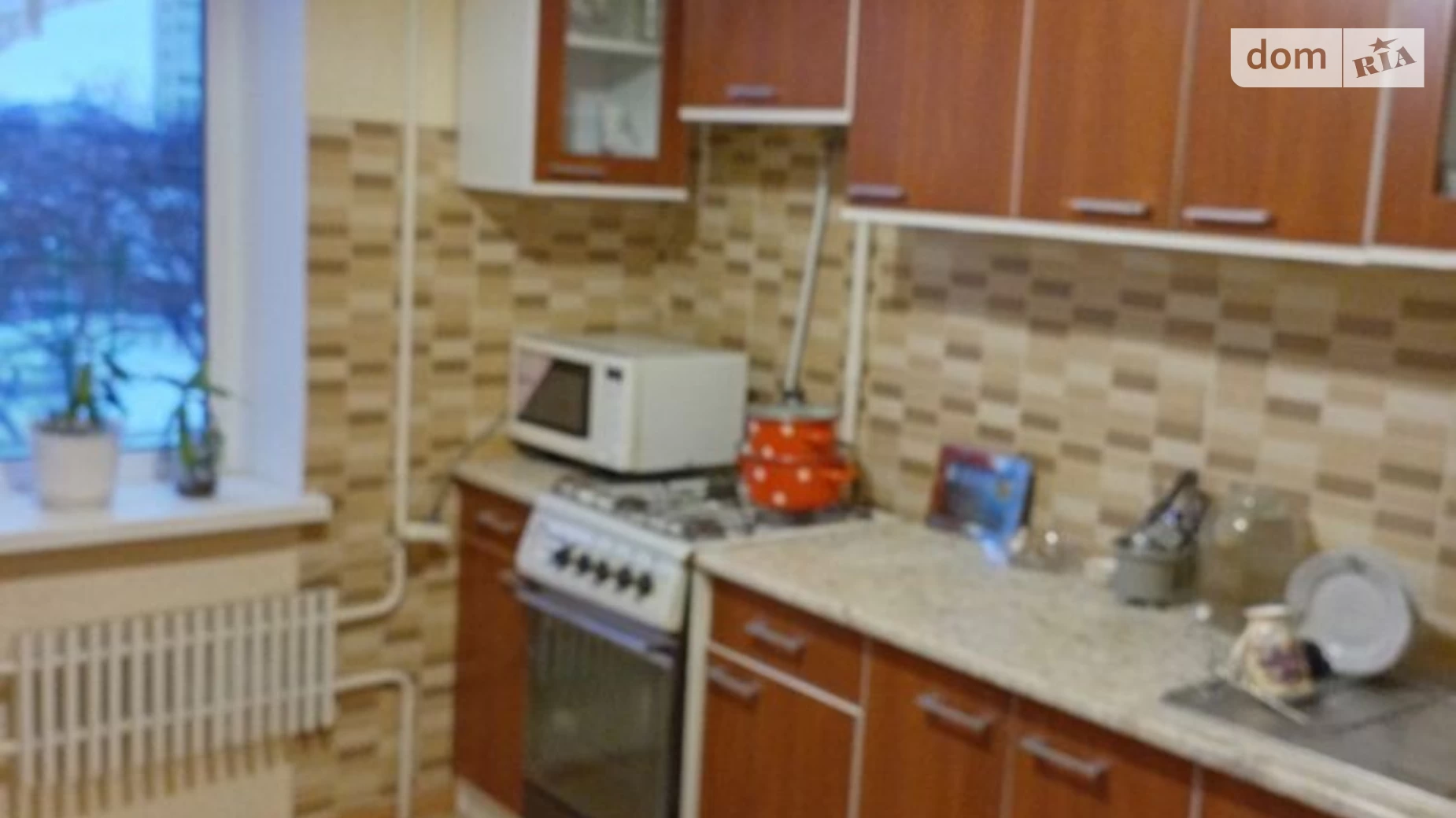 Продается 1-комнатная квартира 35 кв. м в Ровно, ул. Грушевского академика