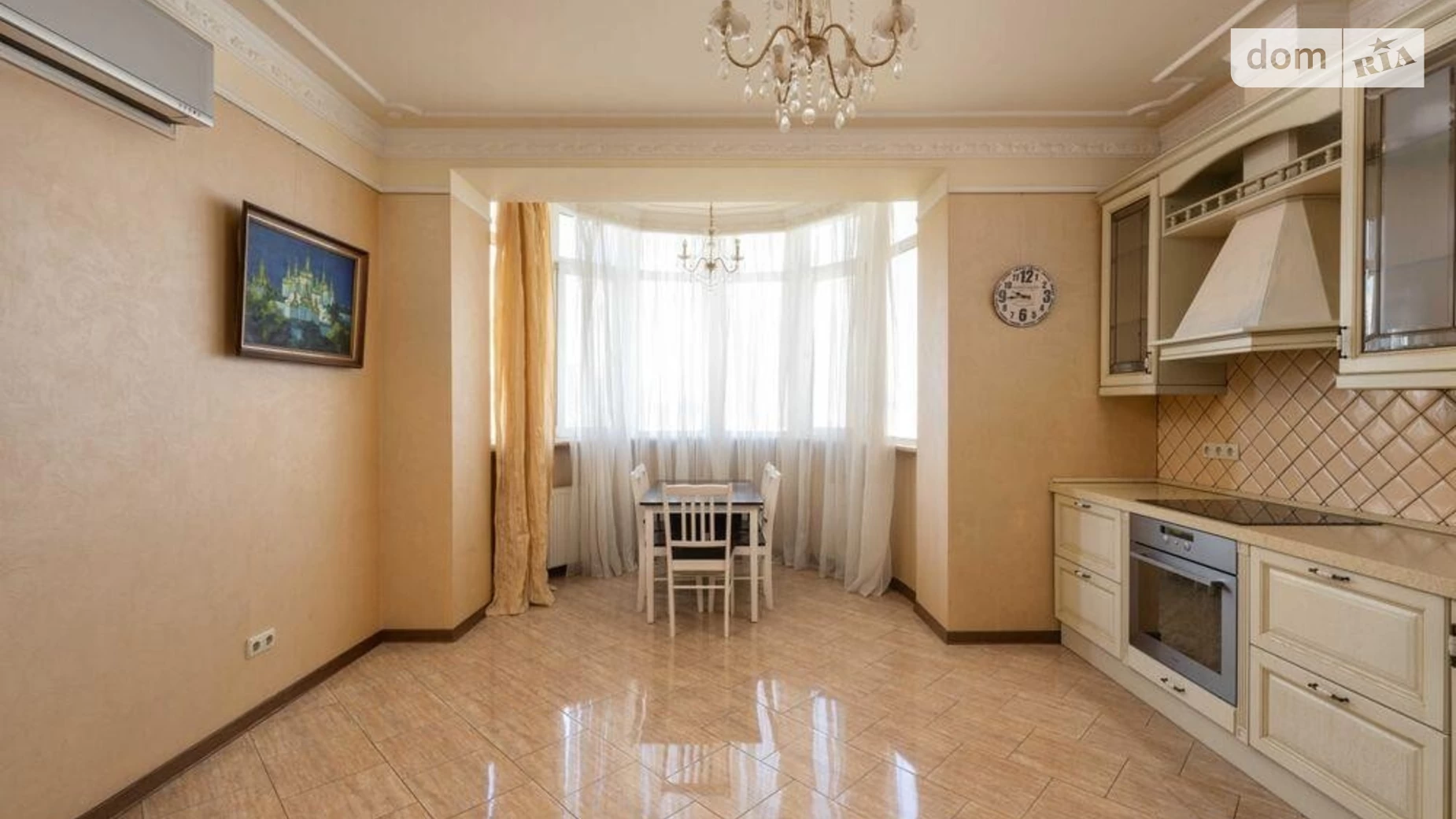 Продается 1-комнатная квартира 52 кв. м в Киеве, ул. Вячеслава Черновола, 25