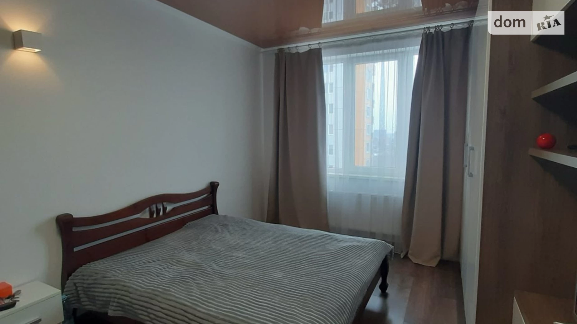 Продается 1-комнатная квартира 41 кв. м в Одессе, ул. Среднефонтанская, 53