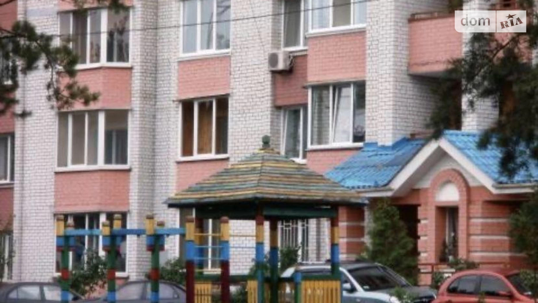 Продается 1-комнатная квартира 39 кв. м в Киеве, ул. Алматинская, 39А