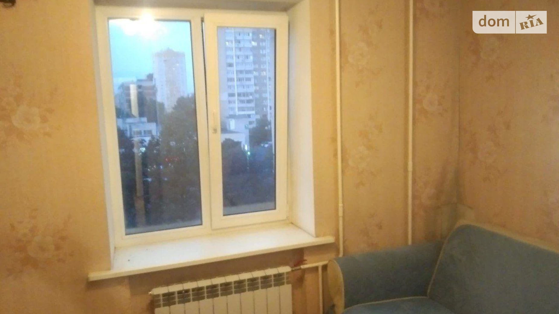 Продается 3-комнатная квартира 70 кв. м в Киеве, ул. Симиренко, 34