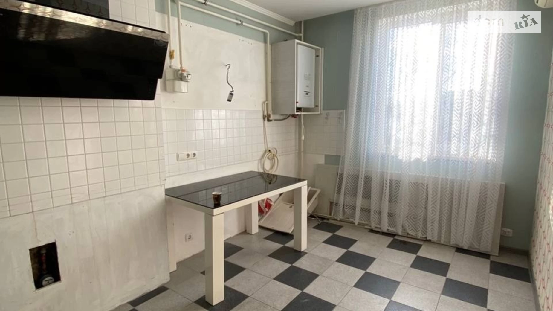 Продается 3-комнатная квартира 83 кв. м в Одессе, ул. Дмитрия Донского, 14