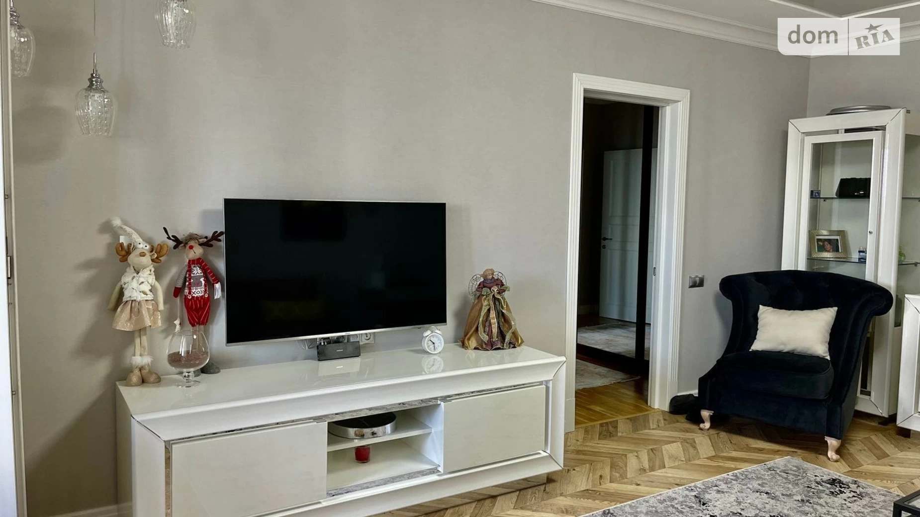 Продається 2-кімнатна квартира 78 кв. м у Києві, просп. Миколи Бажана, 36