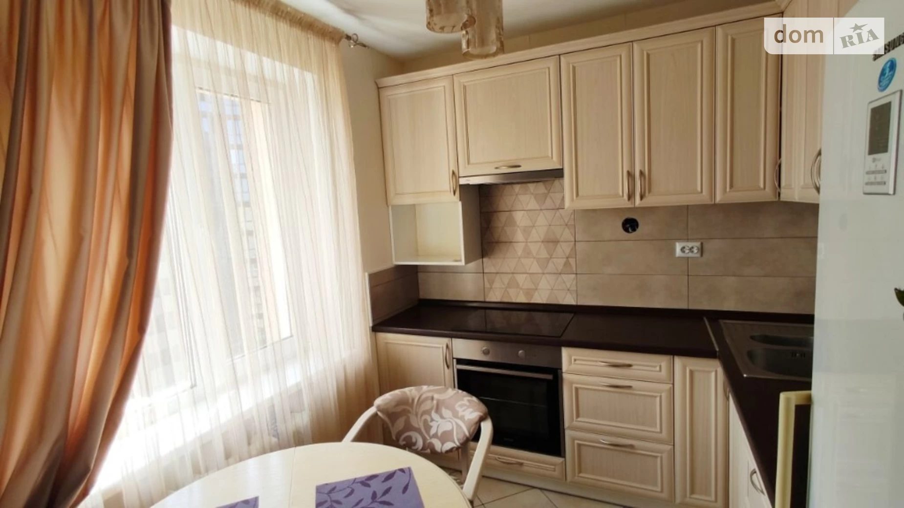 Продается 1-комнатная квартира 37 кв. м в Виннице, ул. Пирогова
