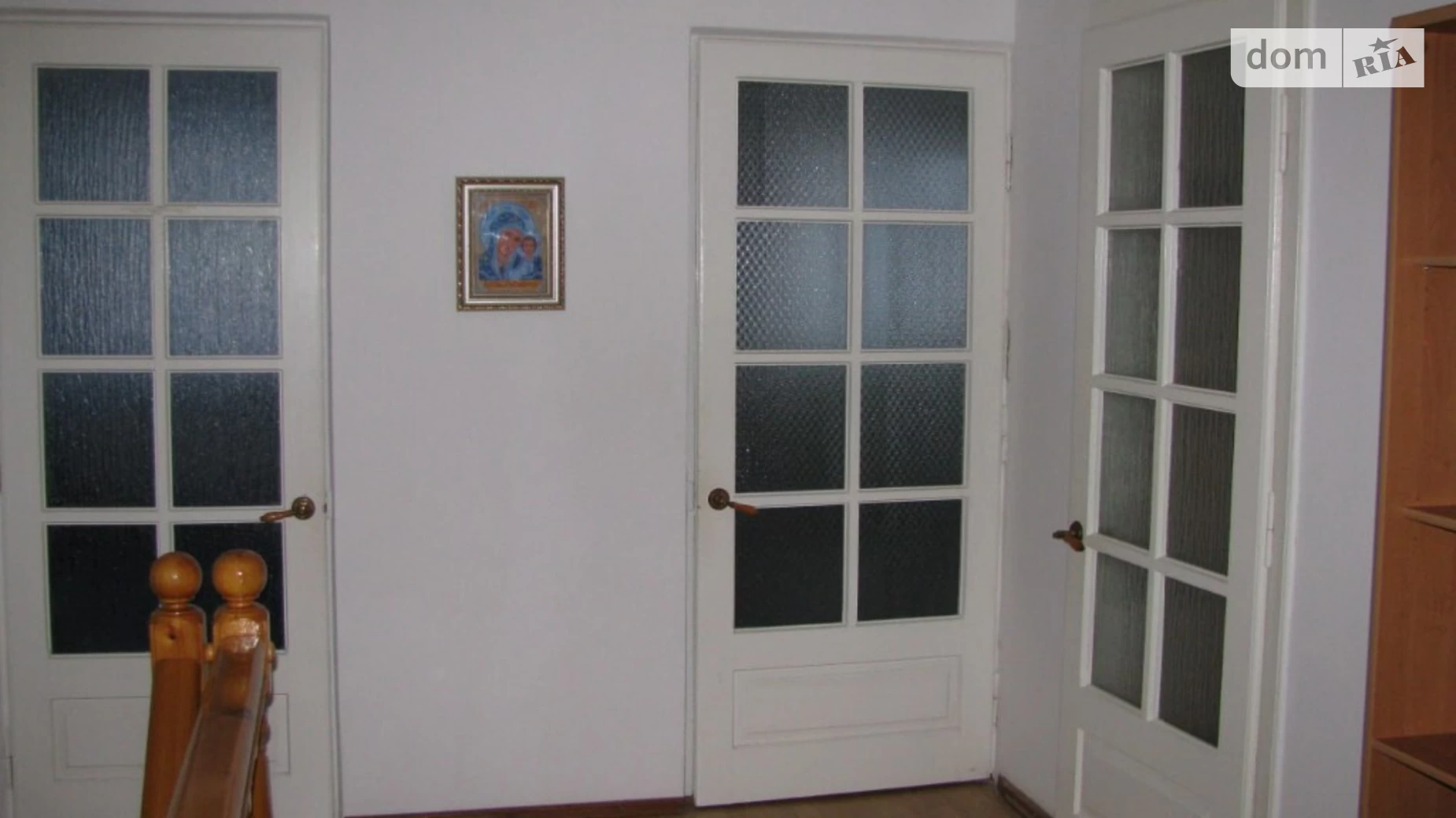 Продається будинок 3 поверховий 233 кв. м з ділянкою, вул. Миколайчука
