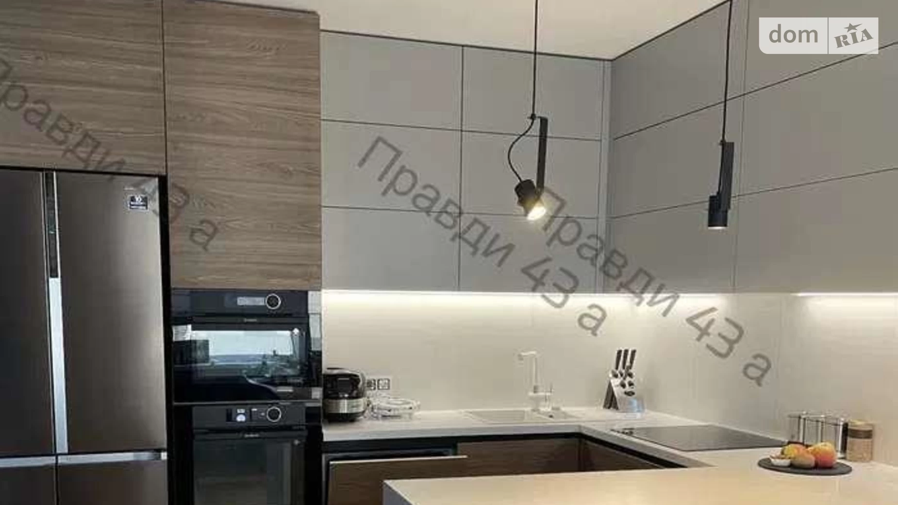 Продается 3-комнатная квартира 106 кв. м в Киеве, просп. Правды, 43А