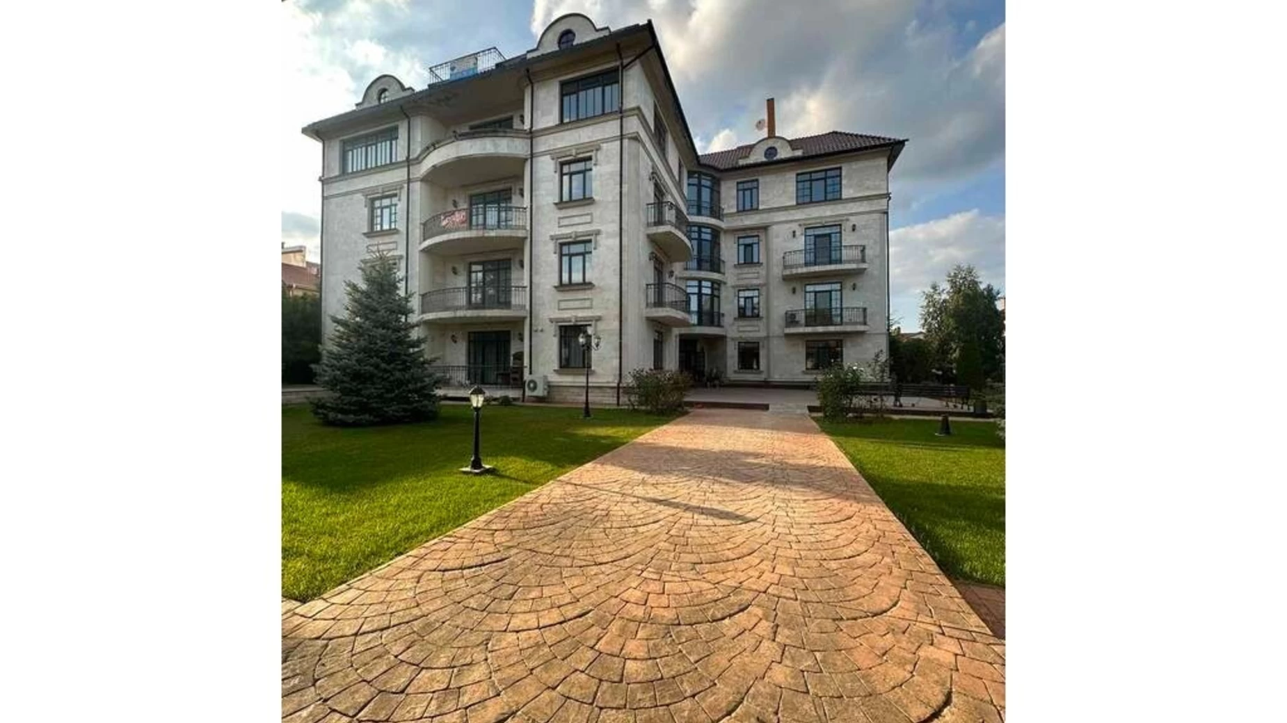 Продается 2-комнатная квартира 104 кв. м в Одессе, ул. Львовская