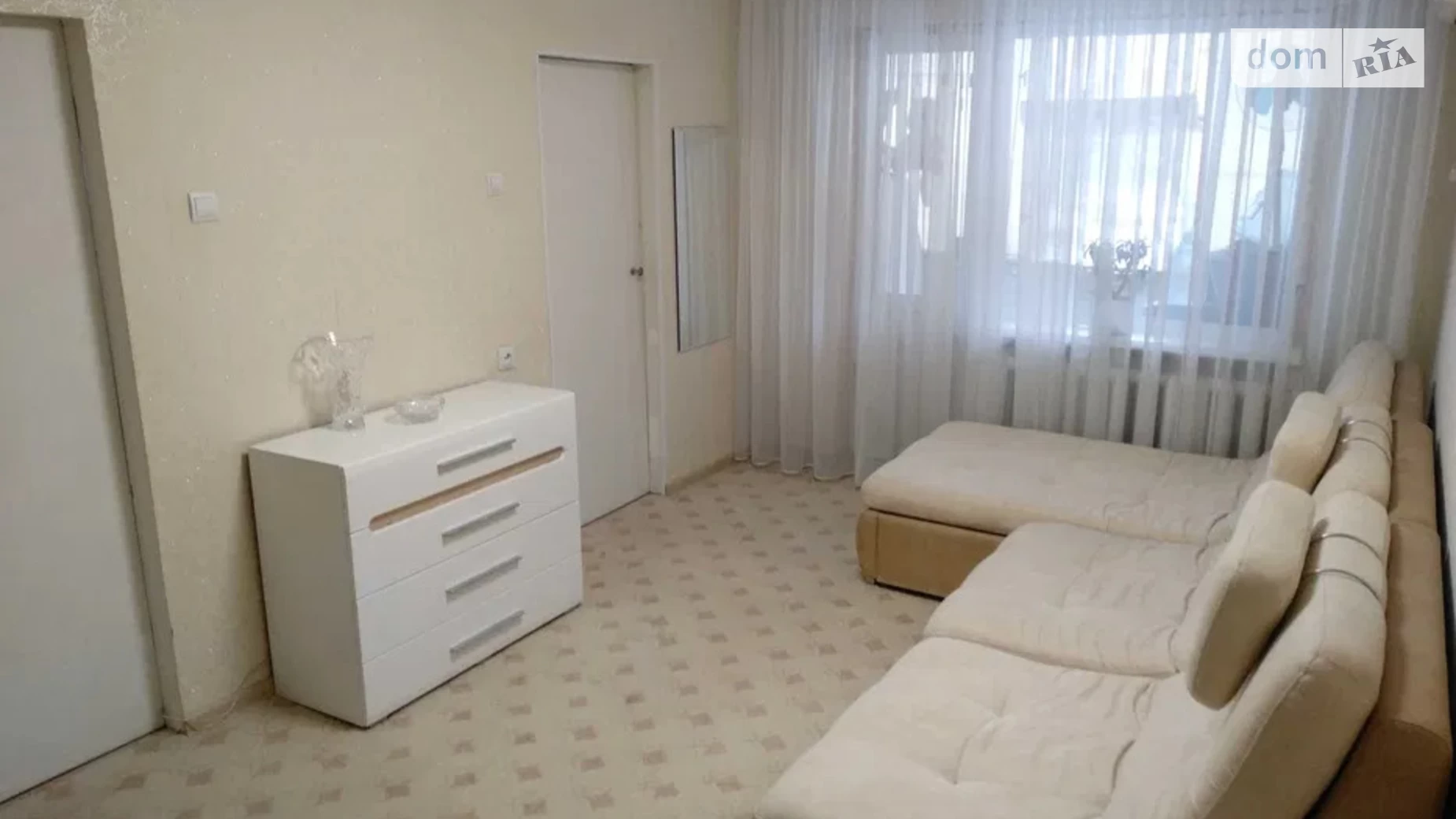 Продается 3-комнатная квартира 47 кв. м в Одессе, ул. Героев Крут