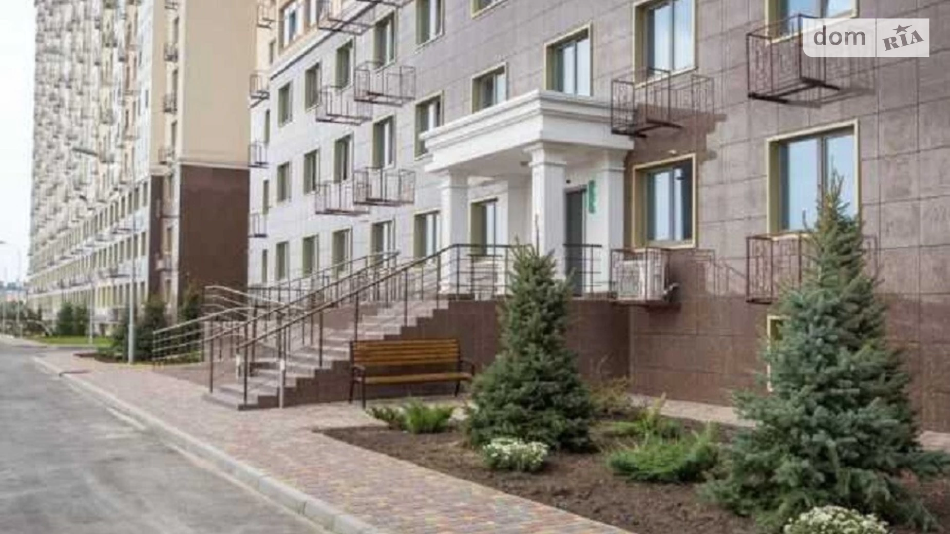 Продається 3-кімнатна квартира 99.8 кв. м у Крижанівка, вул. Академіка Сахарова, 3А