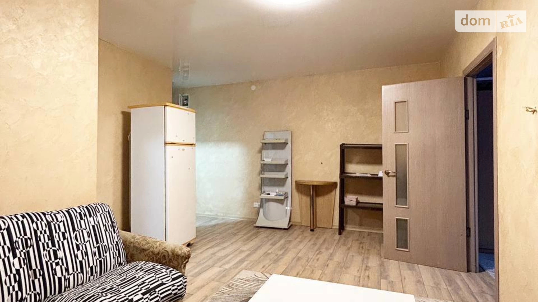 Продается 2-комнатная квартира 42 кв. м в Днепре, просп. Науки(Гагарина), 145