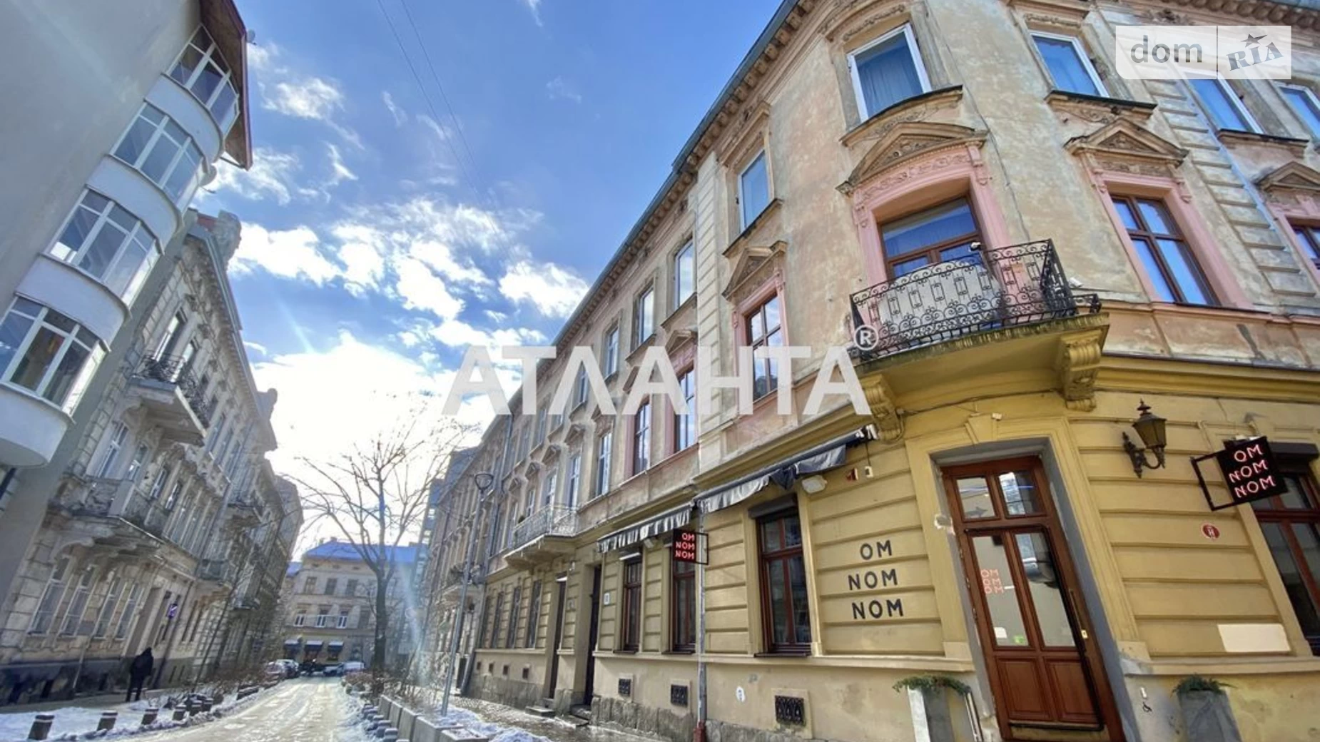 Продається 3-кімнатна квартира 110.6 кв. м у Львові, вул. Римлянина