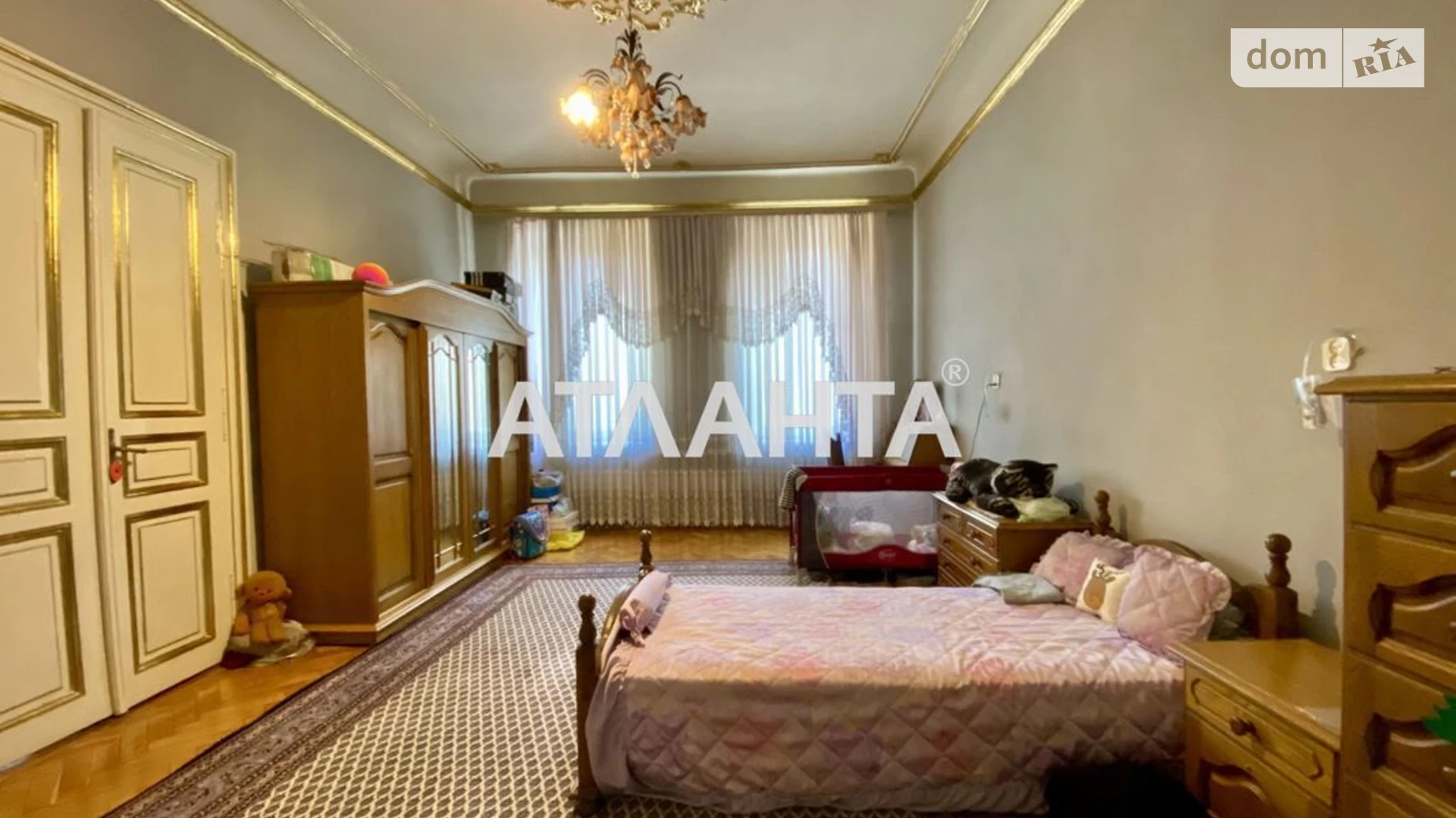 Продается 3-комнатная квартира 110.6 кв. м в Львове, ул. Римлянина