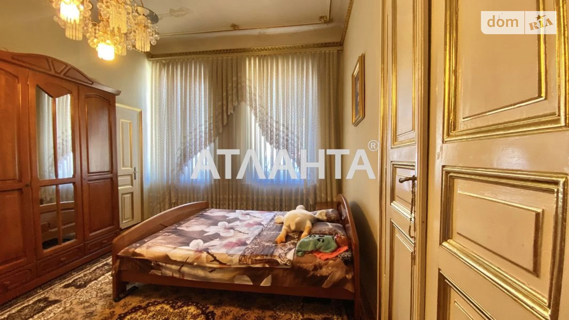 Продается 3-комнатная квартира 110.6 кв. м в Львове, ул. Римлянина