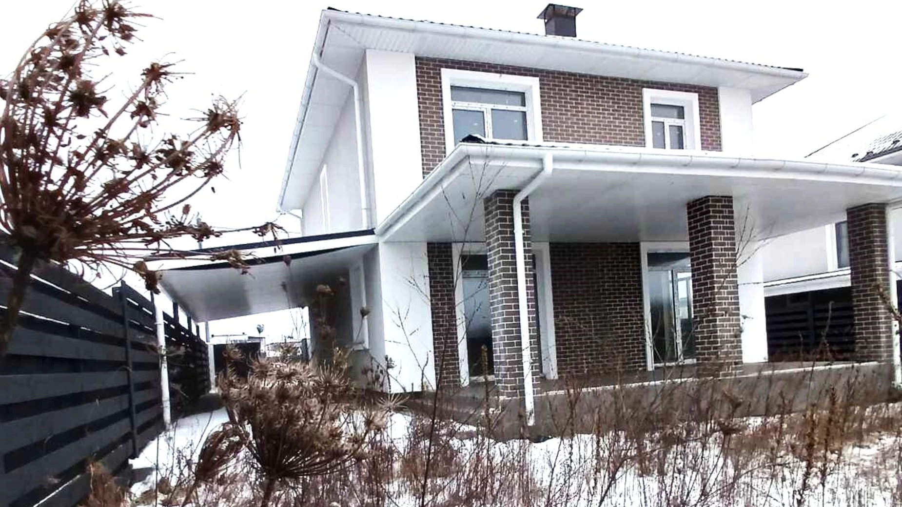 Продается дом на 2 этажа 150 кв. м с гаражом, цена: 150000 $ - фото 2