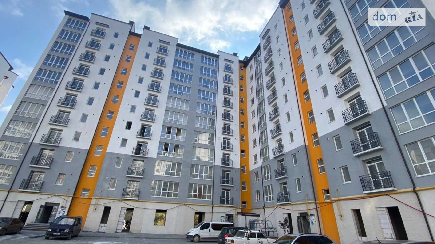Продається 3-кімнатна квартира 97 кв. м у Івано-Франківську, вул. Хіміків