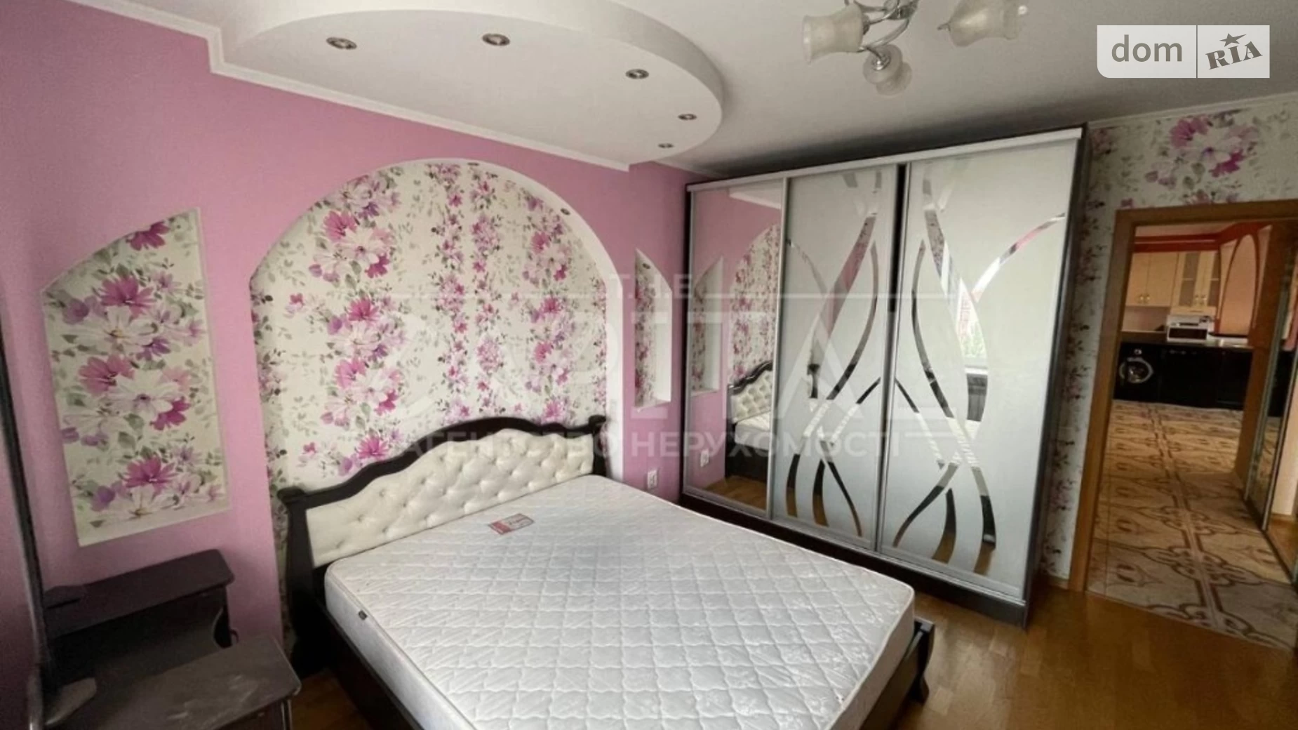 Продается 2-комнатная квартира 90 кв. м в Киеве, ул. Борщаговская, 20Б