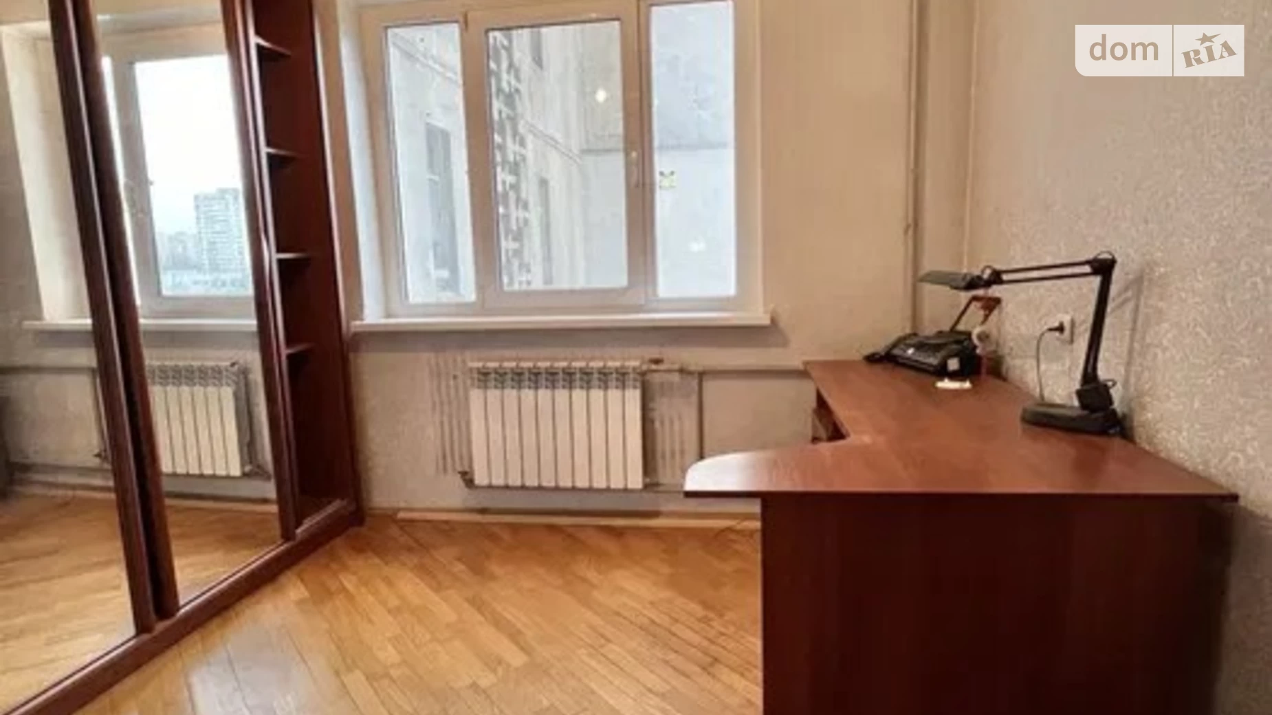 Продается 4-комнатная квартира 82 кв. м в Харькове