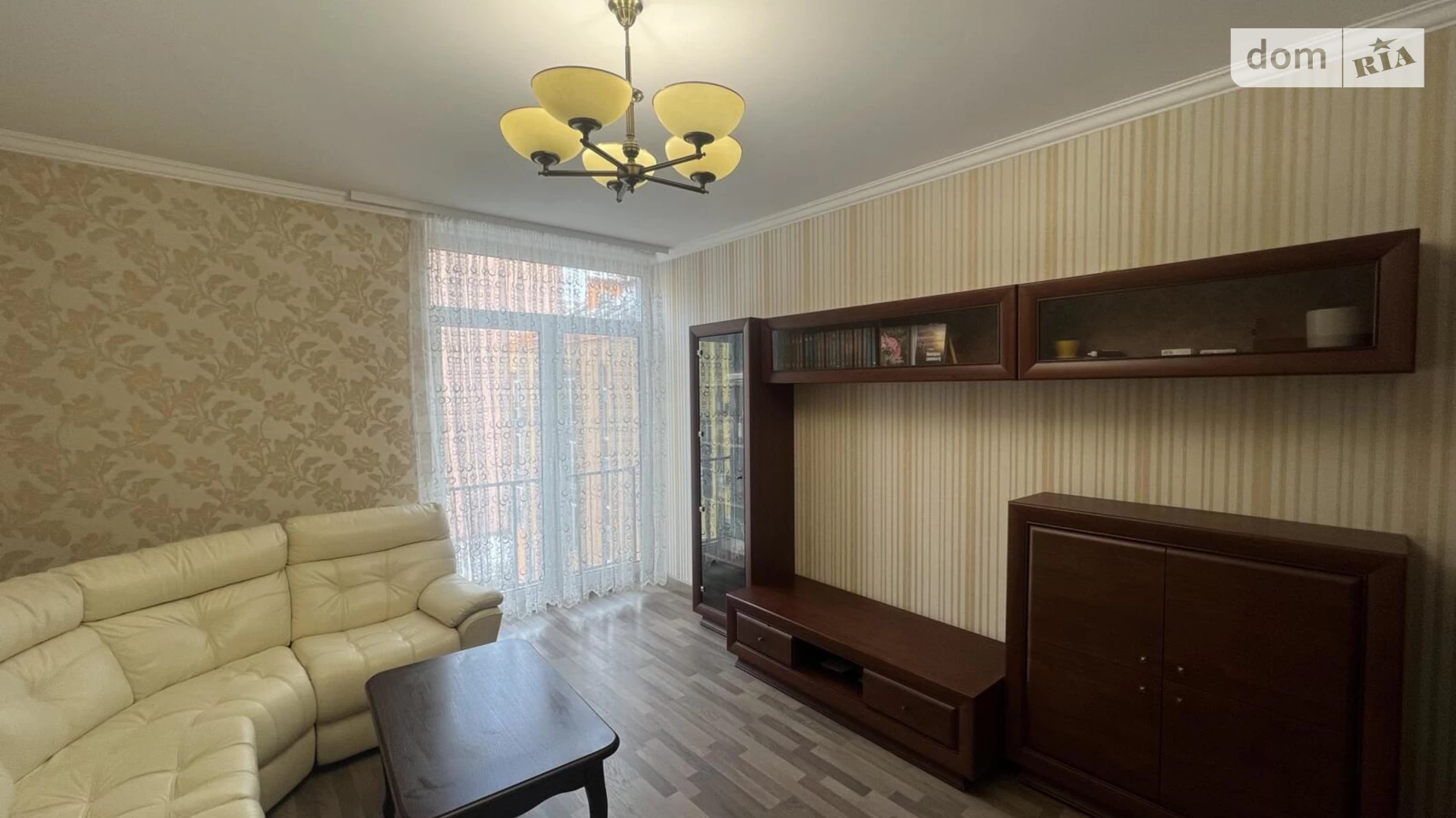 Продается 3-комнатная квартира 83 кв. м в Киеве, ул. Регенераторная, 4 корпус 3