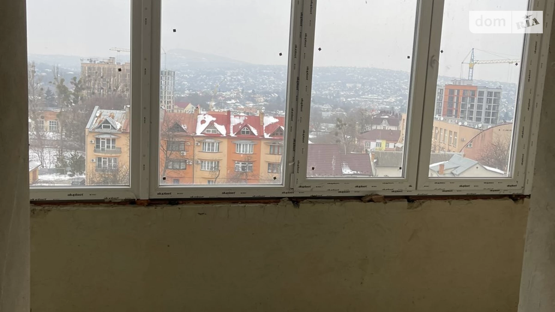 Продается 2-комнатная квартира 69 кв. м в Черновцах, ул. Героев Майдана, 150