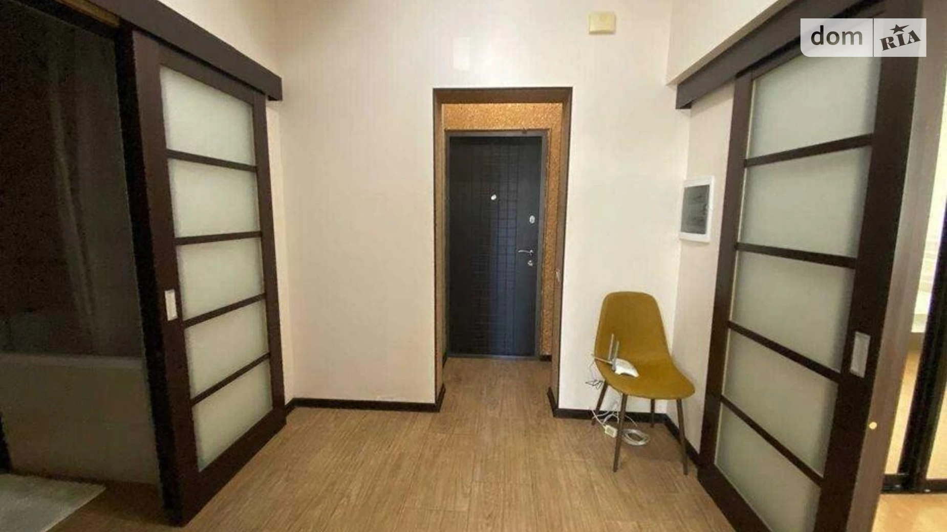 Продается 2-комнатная квартира 54 кв. м в Киеве, ул. Михаила Максимовича, 32