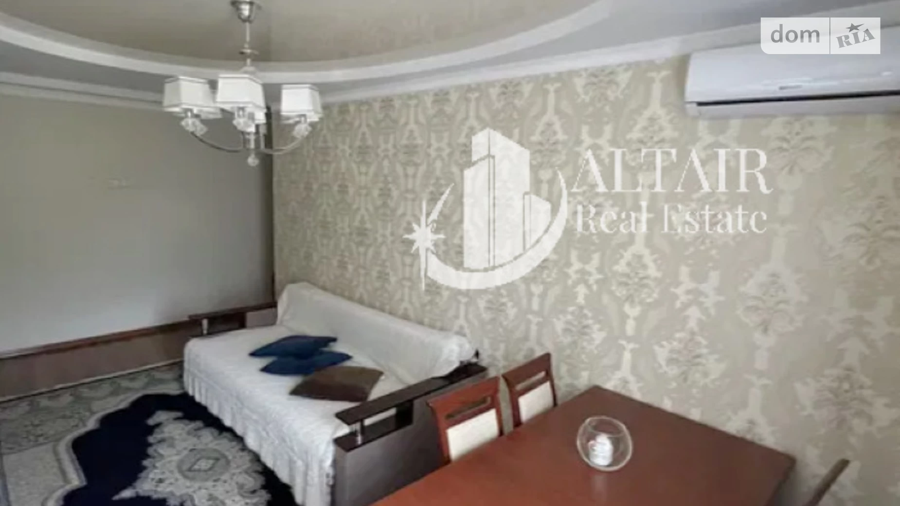 Продается 3-комнатная квартира 77 кв. м в Харькове, ул. Энвера Ахсарова
