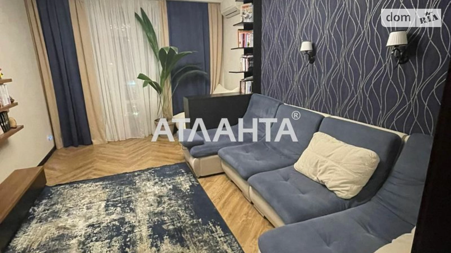 Продается 2-комнатная квартира 73 кв. м в Киеве, ул. Дегтярная, 7