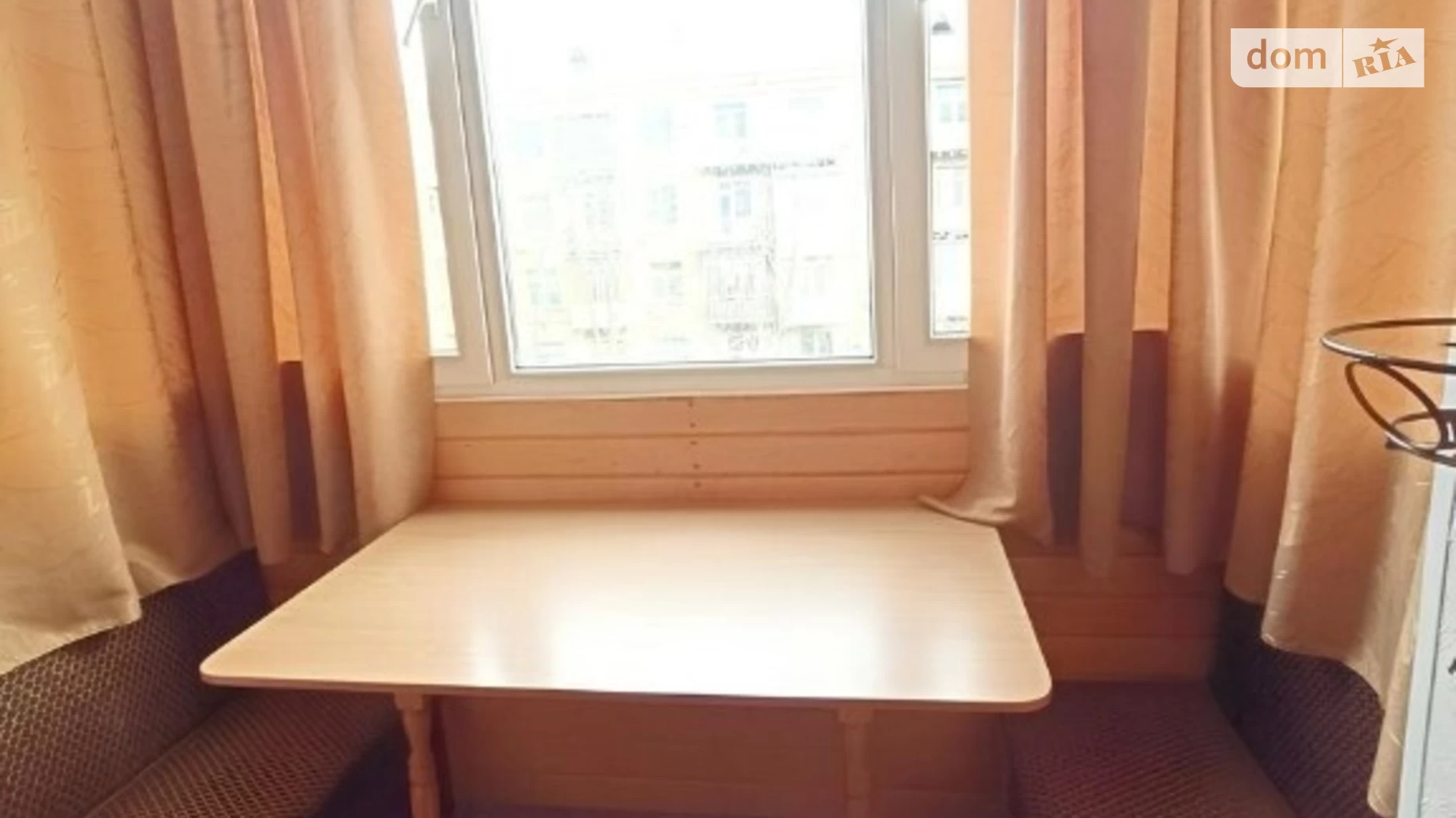 Продается 2-комнатная квартира 54 кв. м в Киеве, ул. Маккейна Джона, 39