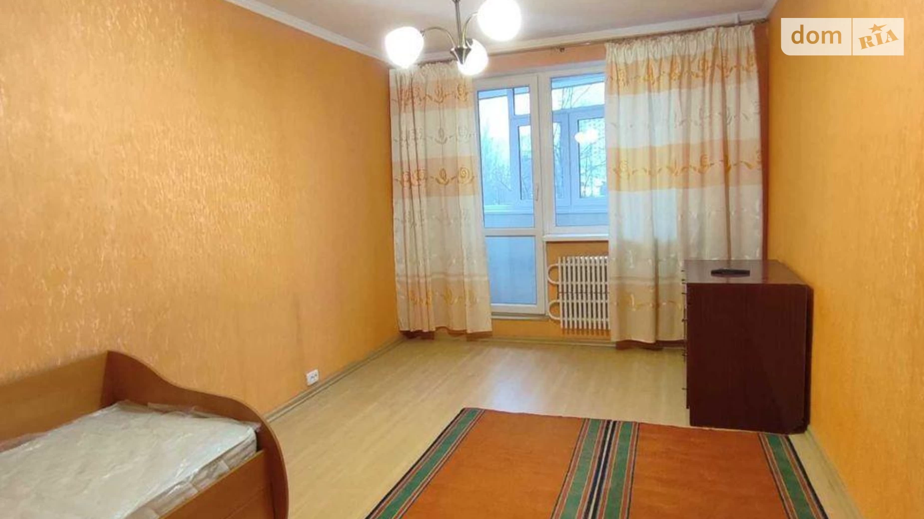 Продается 1-комнатная квартира 33 кв. м в Харькове, ул. Дружбы Народов, 233