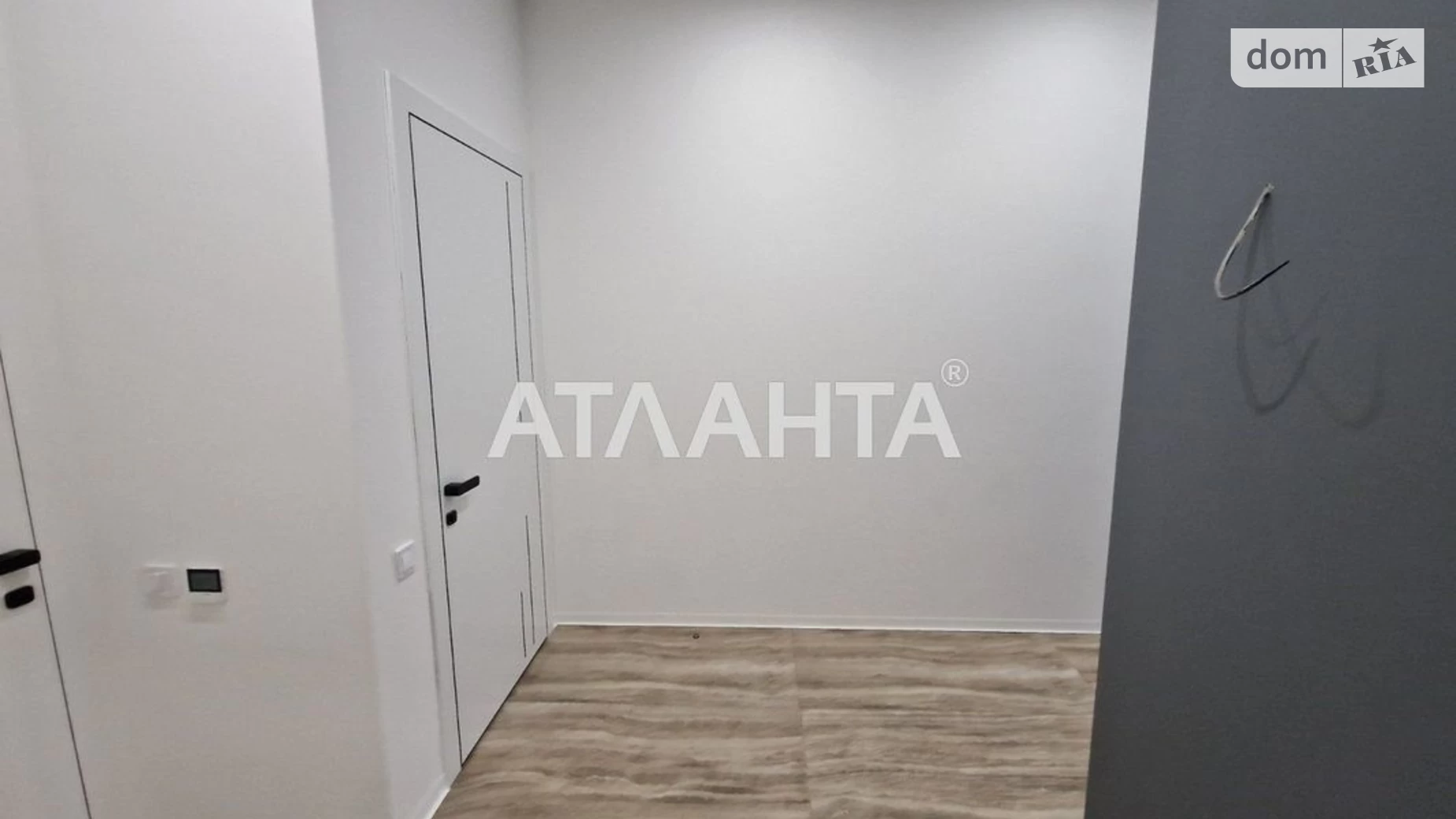Продається 3-кімнатна квартира 82.6 кв. м у Одесі, пров. Курортний, 1Б
