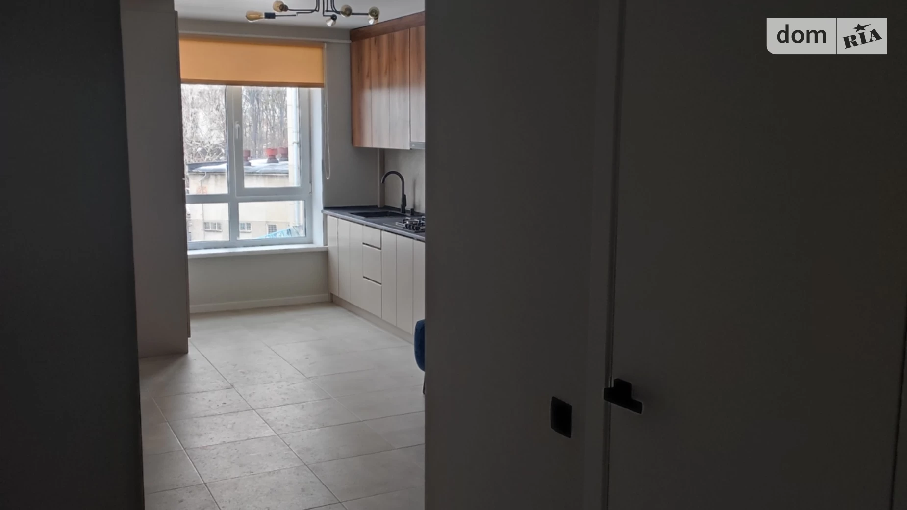 Продается 1-комнатная квартира 45 кв. м в Житомире, ул. Домбровского