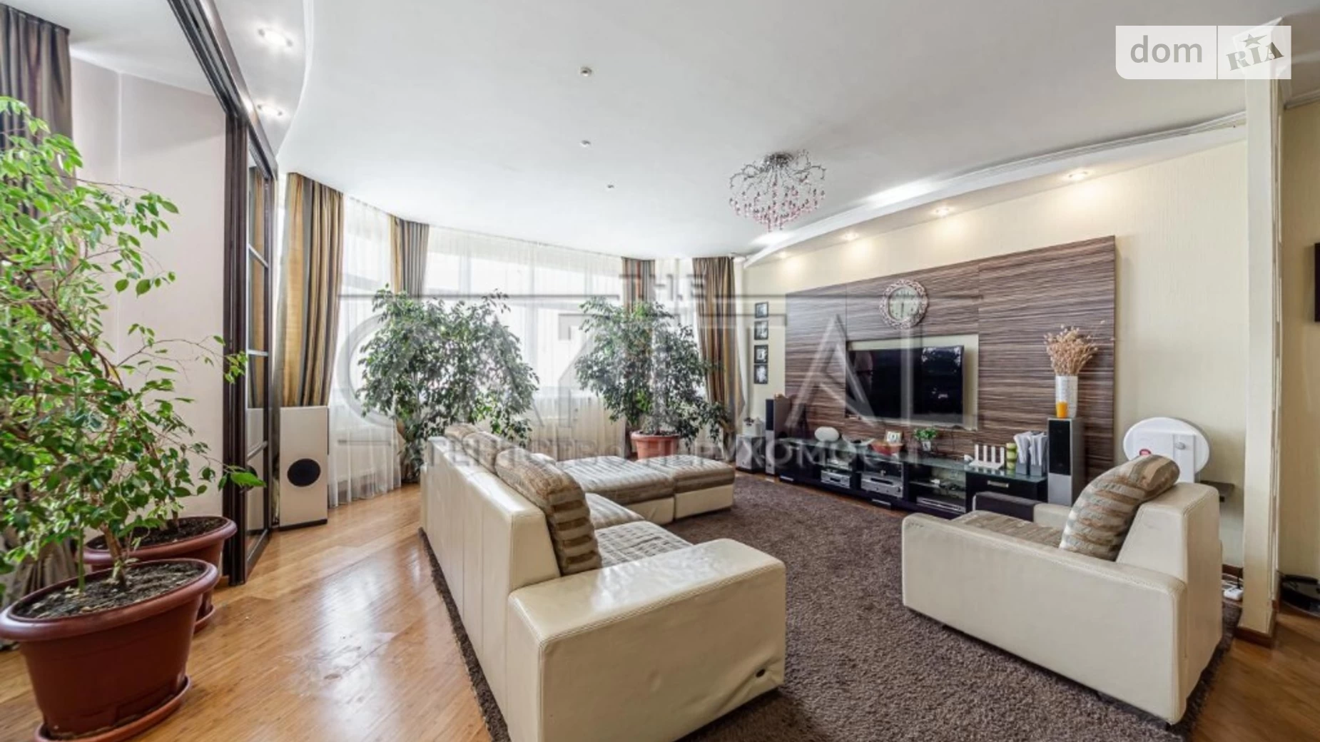 Продается 4-комнатная квартира 179 кв. м в Киеве, ул. Коновальца Евгения, 36Б