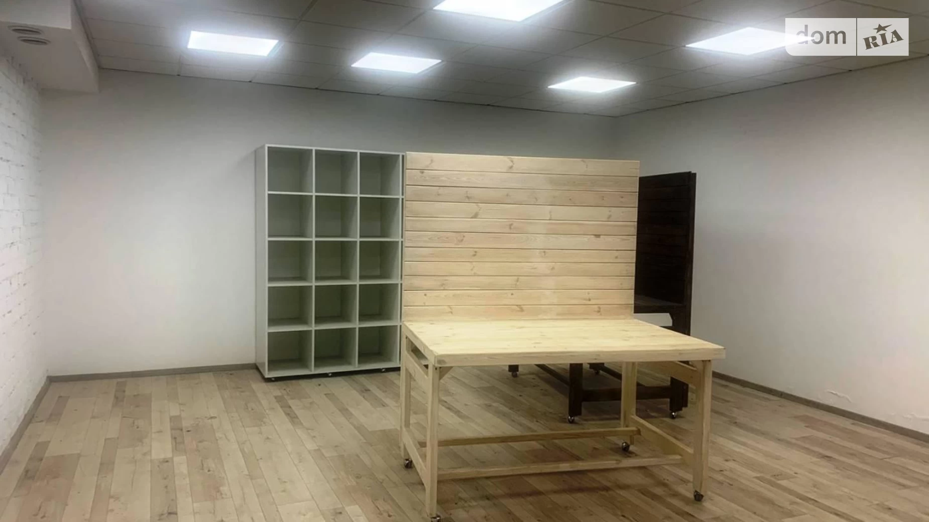 Продается офис 37 кв. м в бизнес-центре, цена: 27000 $ - фото 2