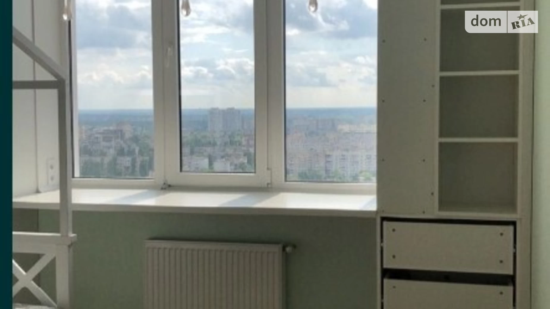 Продается 2-комнатная квартира 65 кв. м в Одессе, ул. Костанди