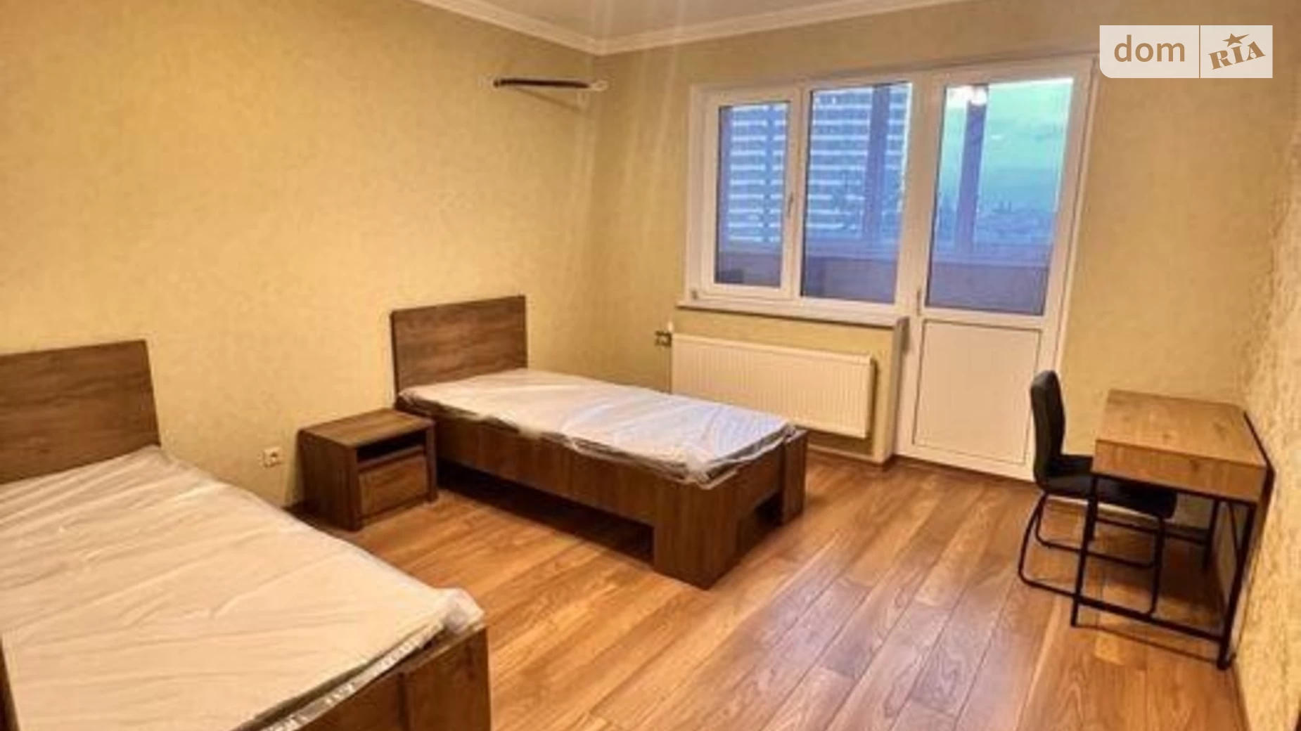 Продается 3-комнатная квартира 122 кв. м в Киеве, ул. Ованеса Туманяна, 15А