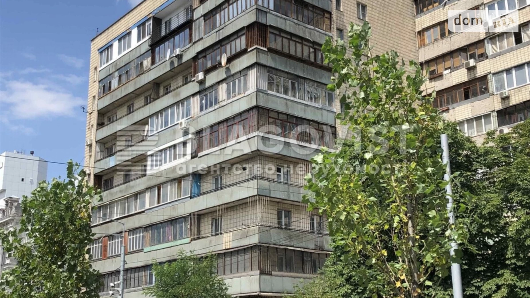 Продається 2-кімнатна квартира 54 кв. м у Києві, бул. Тараса Шевченка, 44