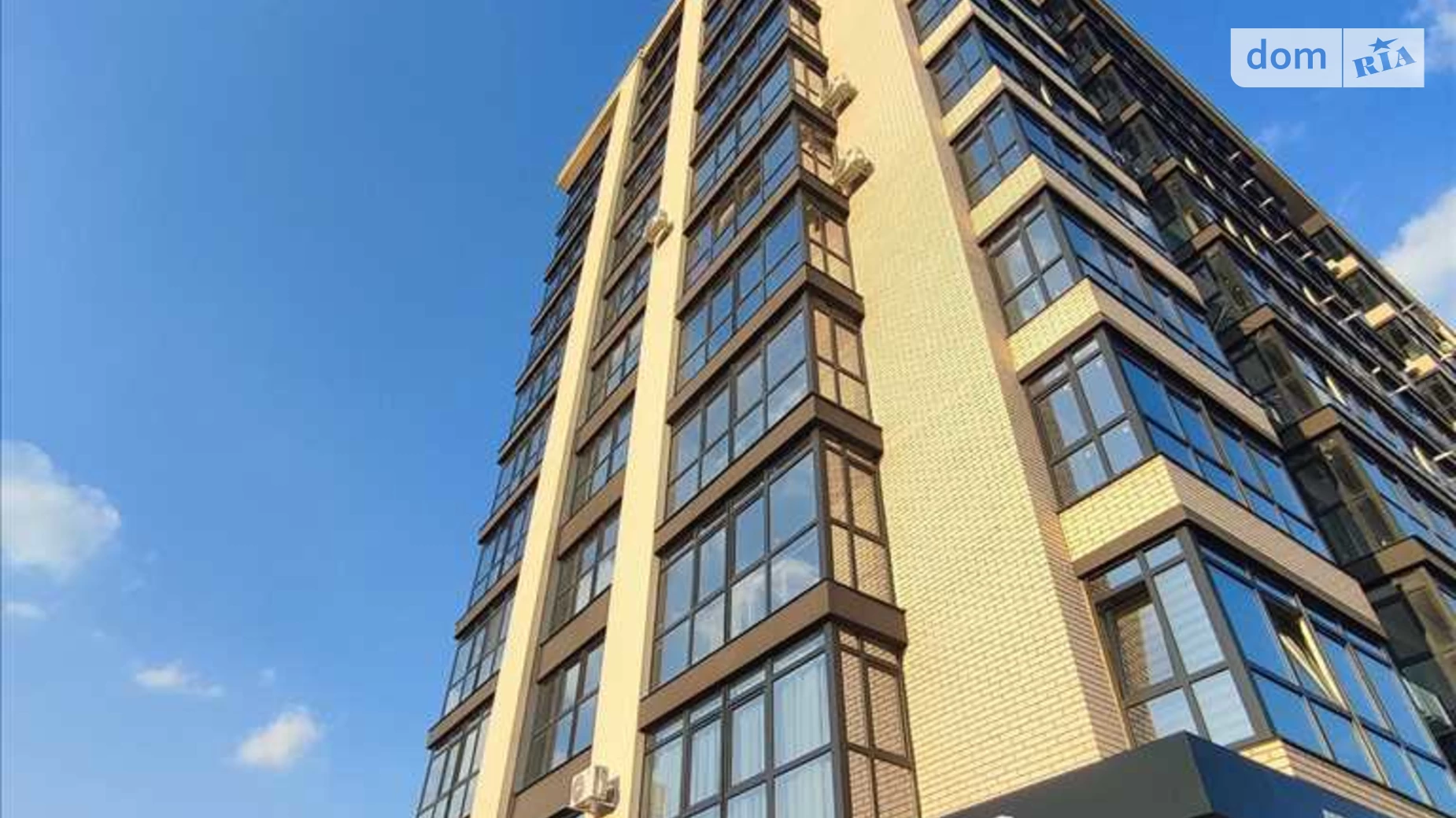 Продается 1-комнатная квартира 54 кв. м в Полтаве, ул. Олександра Оксанченка(Степного Фронта)