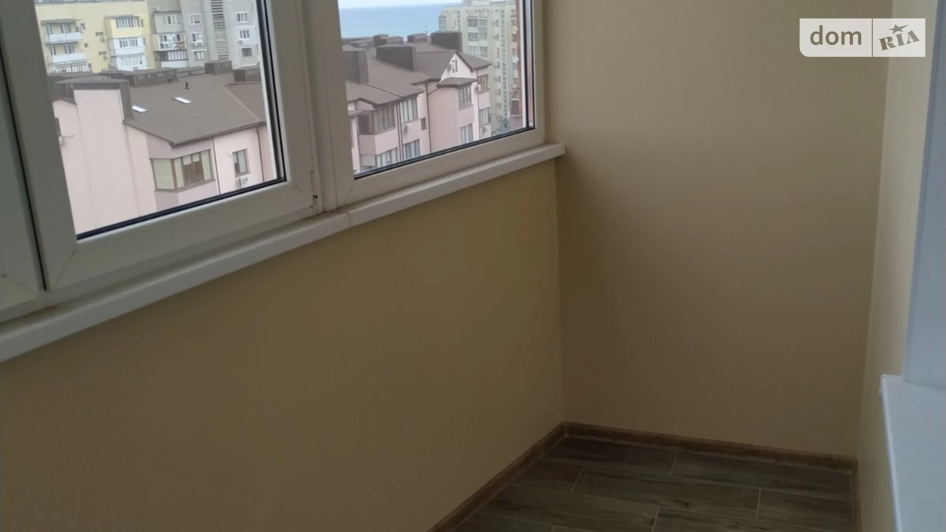 Продается 1-комнатная квартира 52 кв. м в Черноморске, ул. Парусная