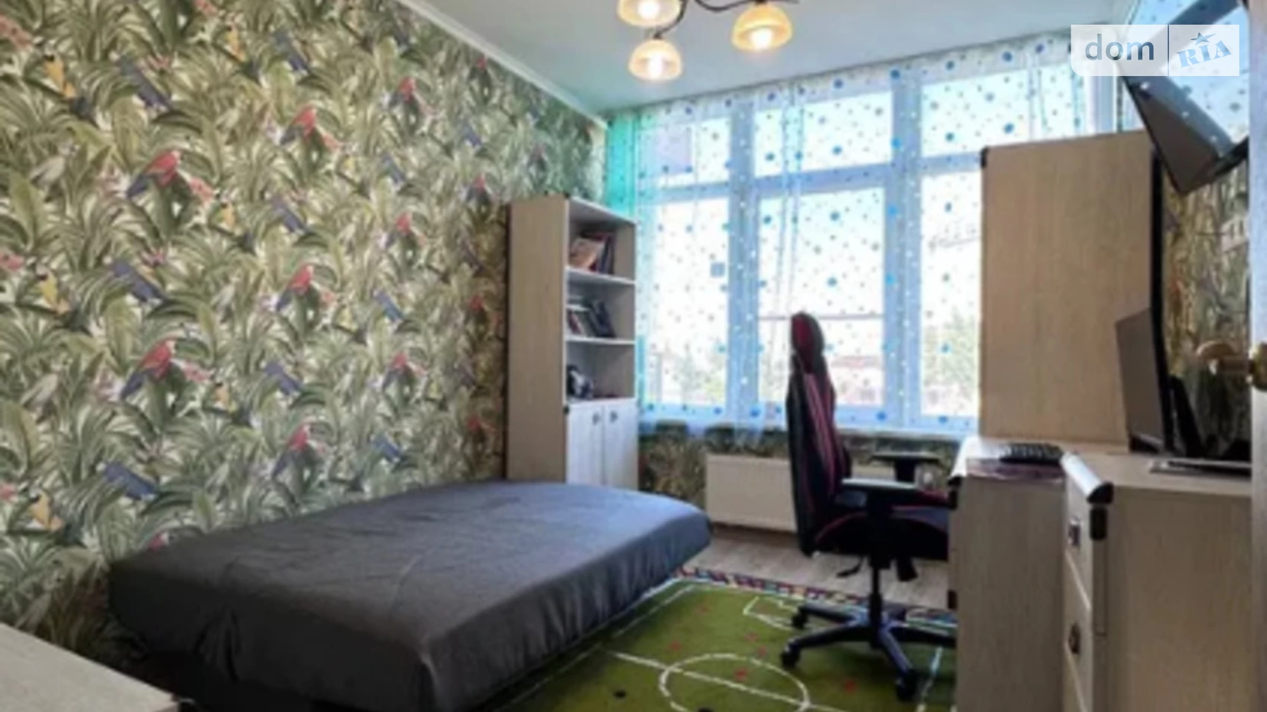 Продается 1-комнатная квартира 44 кв. м в Одессе, ул. Литературная, 8