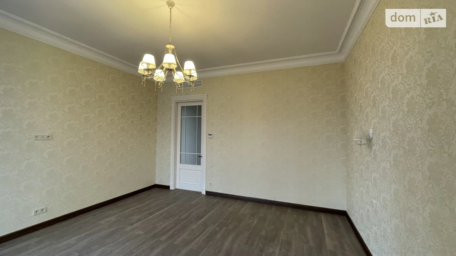 Продается 1-комнатная квартира 46.4 кв. м в Одессе, бул. Французский