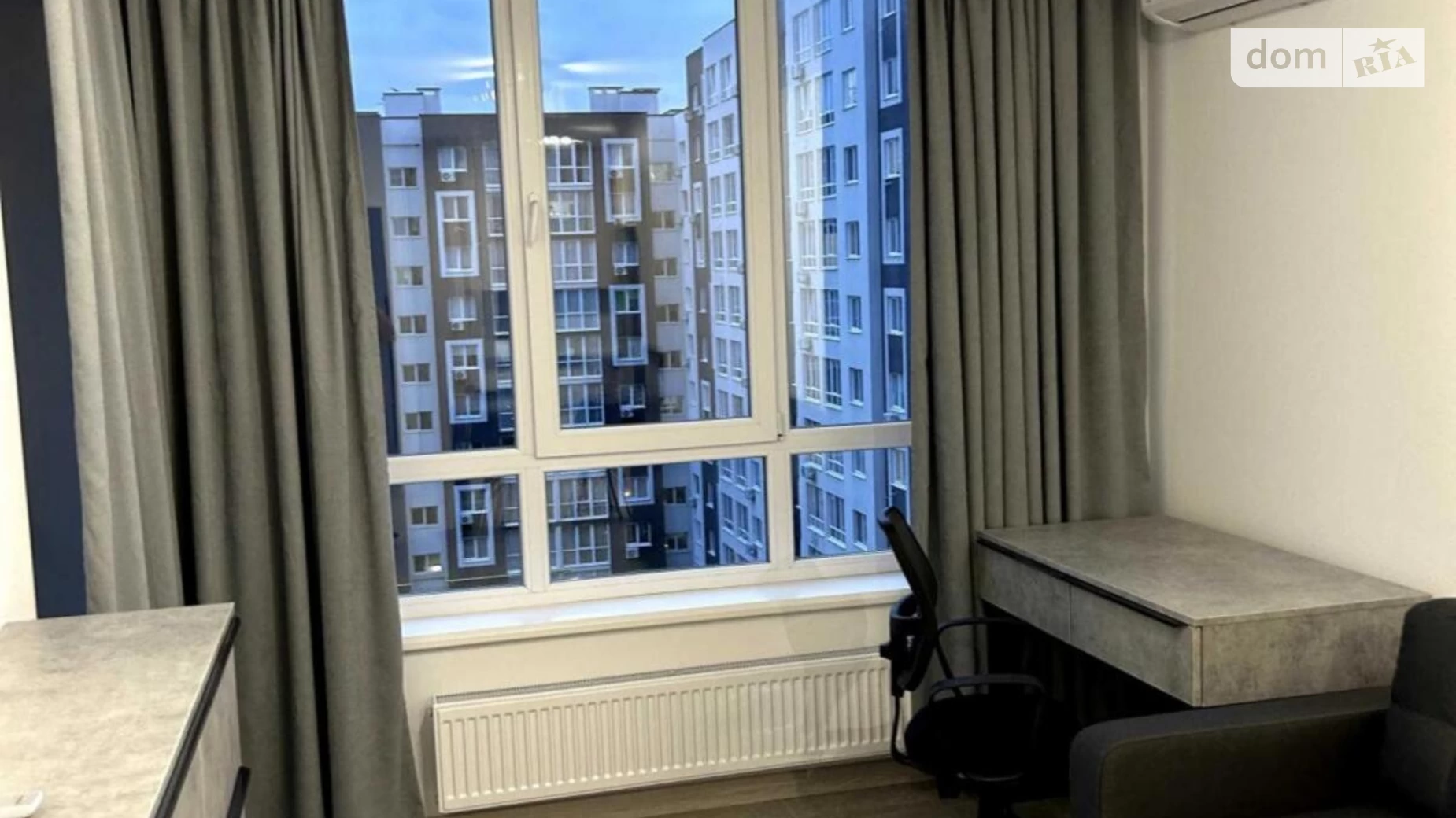 Продается 1-комнатная квартира 47.6 кв. м в Львове, ул. Роксоляны
