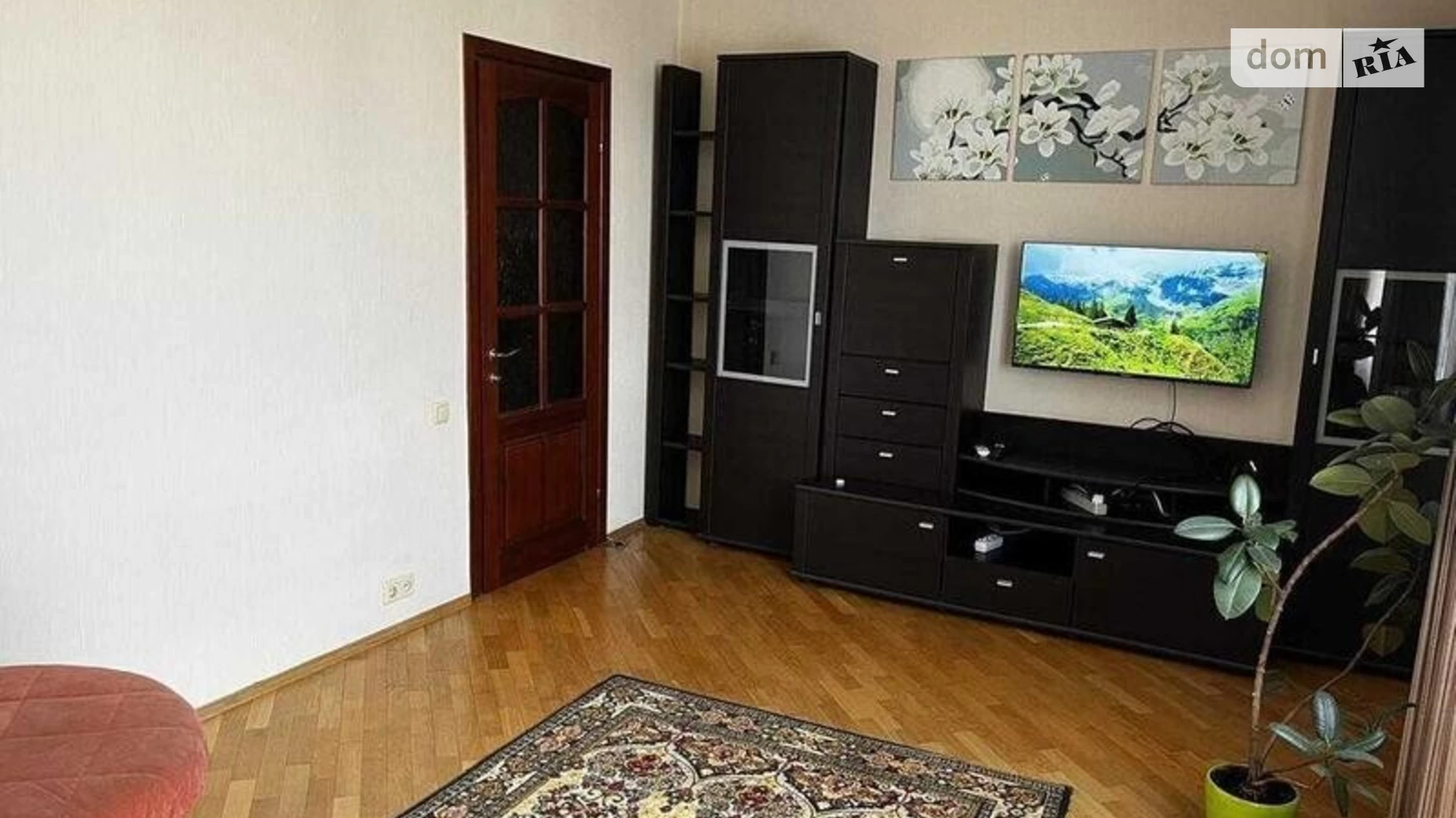 Продается 1-комнатная квартира 64 кв. м в Киеве, ул. Лариси Руденко, 10Г