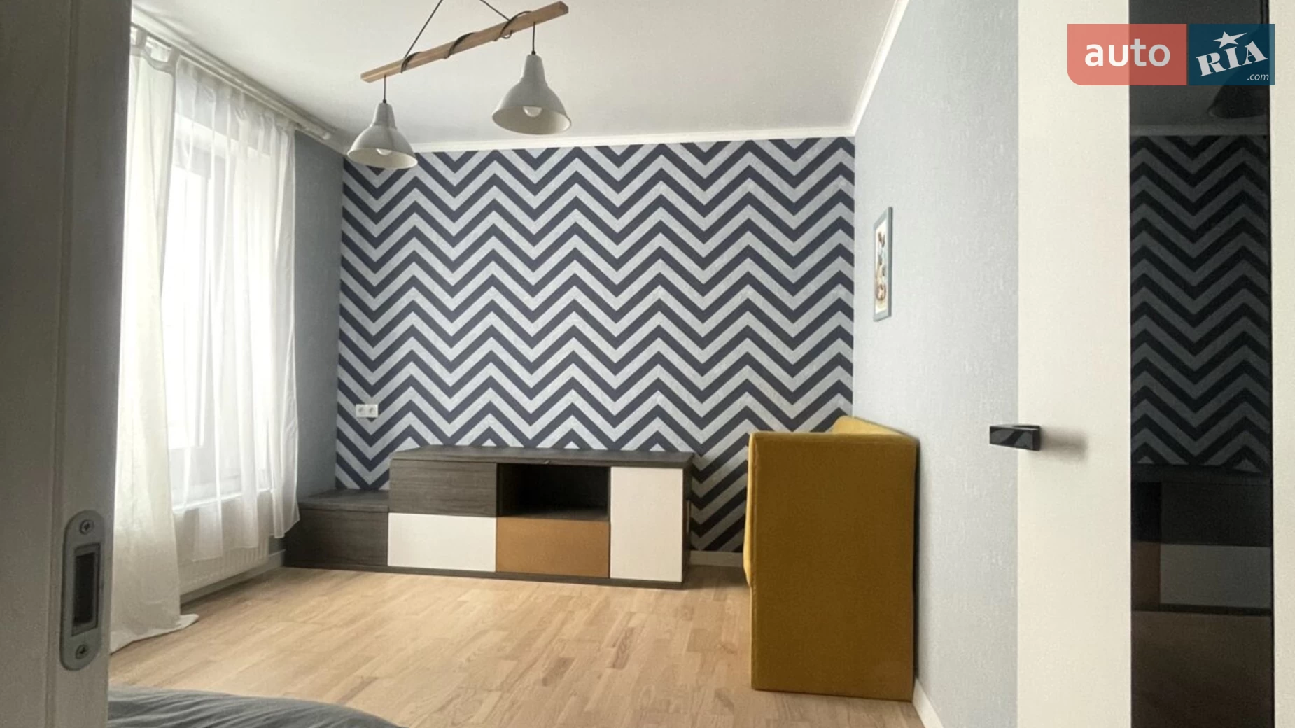 Продается дом на 2 этажа 328 кв. м с террасой, цена: 365000 $ - фото 2